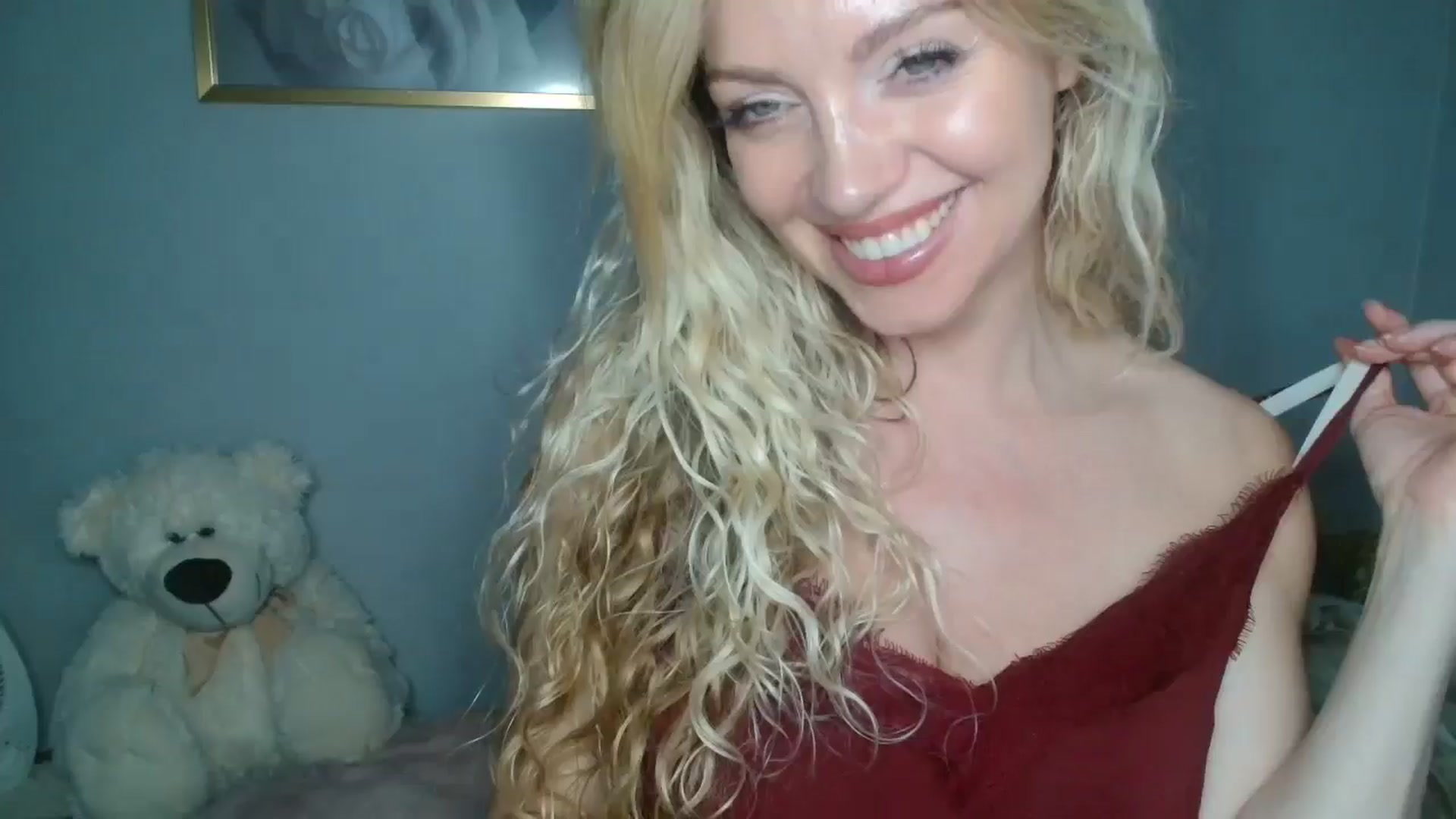 Gallery image thumbnail from Nadyasoft's myfreecams stream on, 10/15/2024, 14:58 image 1 of 20