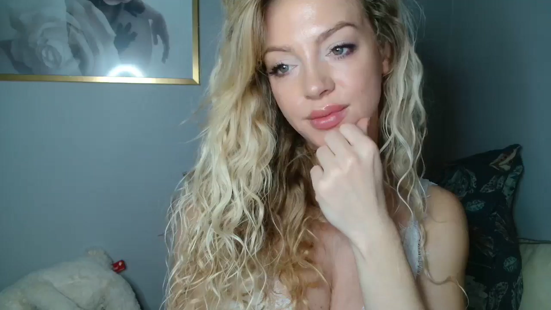 Gallery image thumbnail from Nadyasoft's myfreecams stream on, 10/21/2024, 10:22 image 20 of 20
