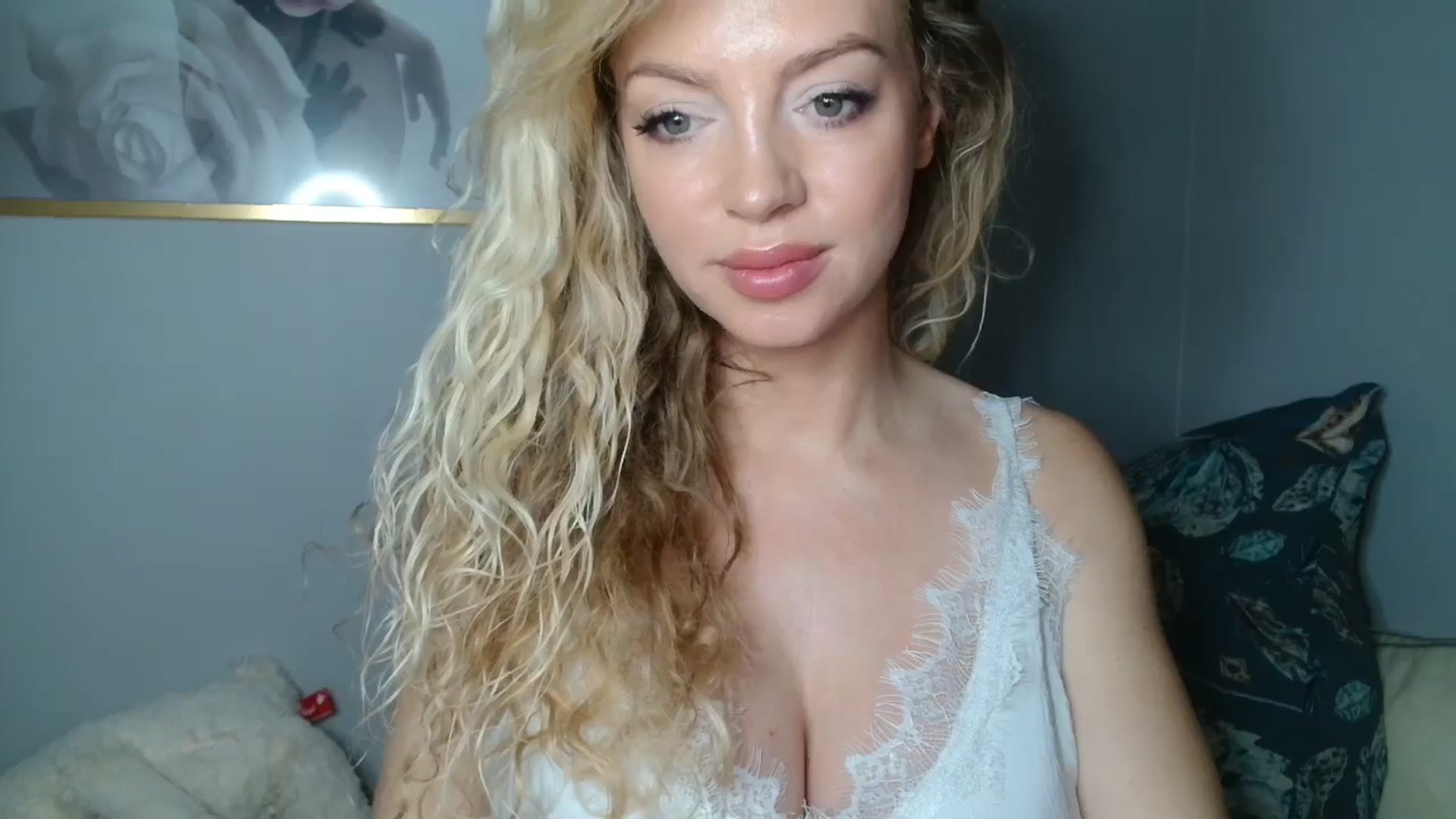 Gallery image thumbnail from Nadyasoft's myfreecams stream on, 10/21/2024, 10:22 image 14 of 20
