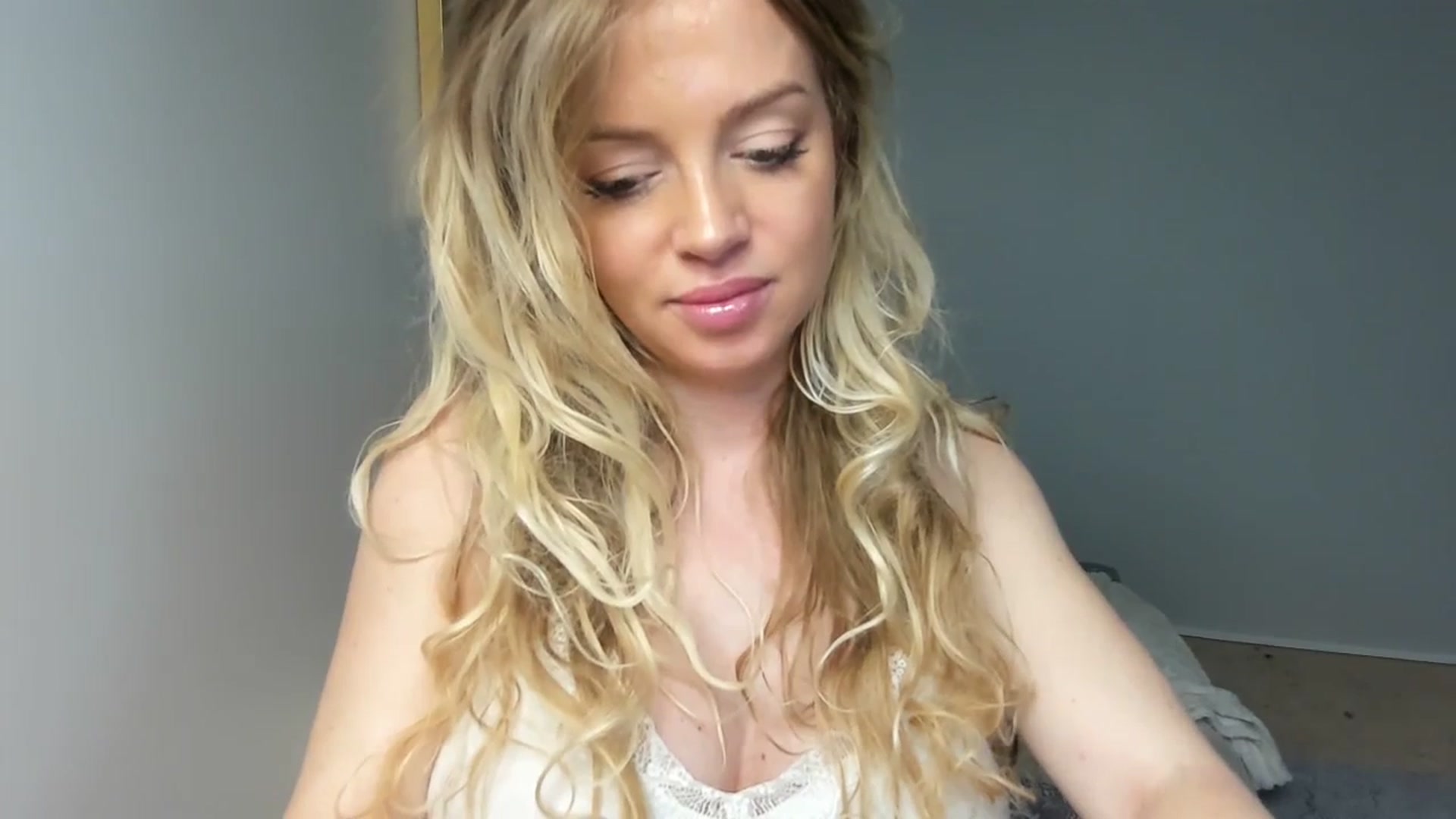 Gallery image thumbnail from Nadyasoft's myfreecams stream on, 12/30/2024, 12:11 image 2 of 20