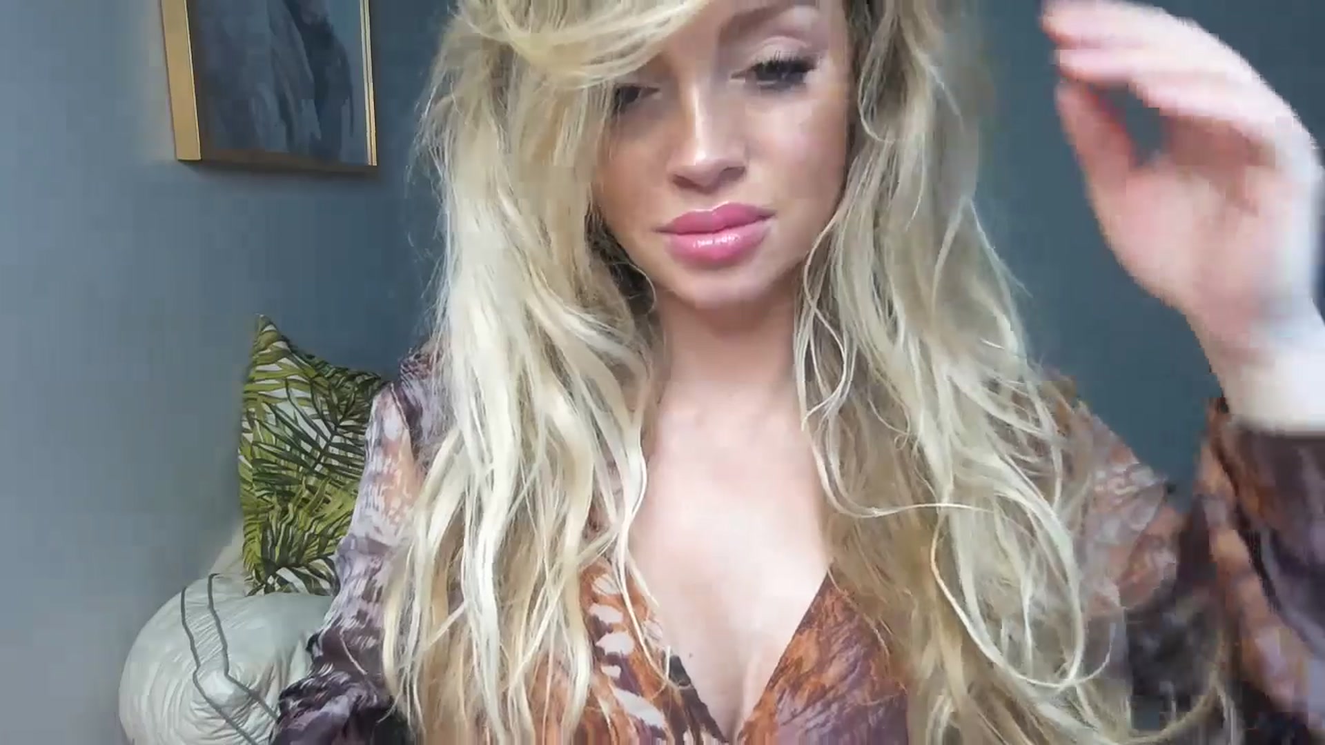 Gallery image thumbnail from Nadyasoft's myfreecams stream on, 01/02/2025, 13:21 image 12 of 20