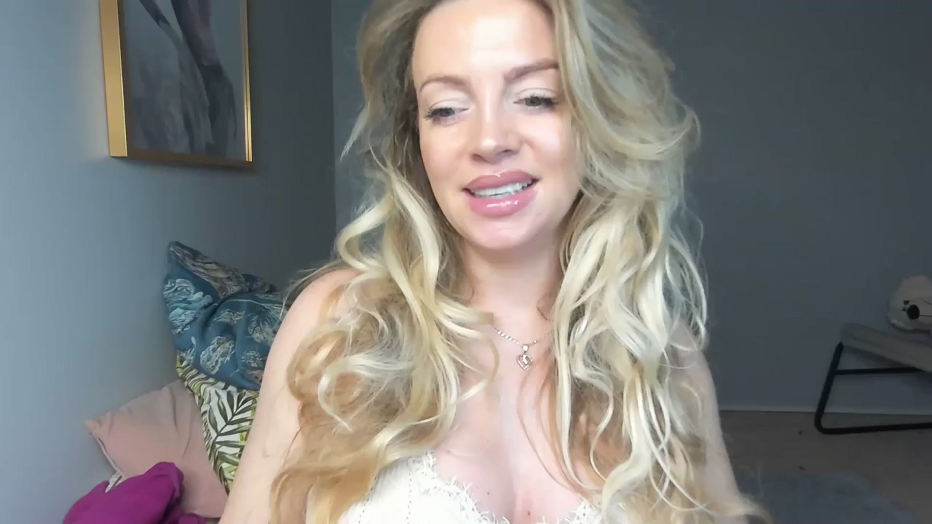 Gallery image thumbnail from Nadyasoft's myfreecams stream on, 01/12/2025, 18:41 image 3 of 20