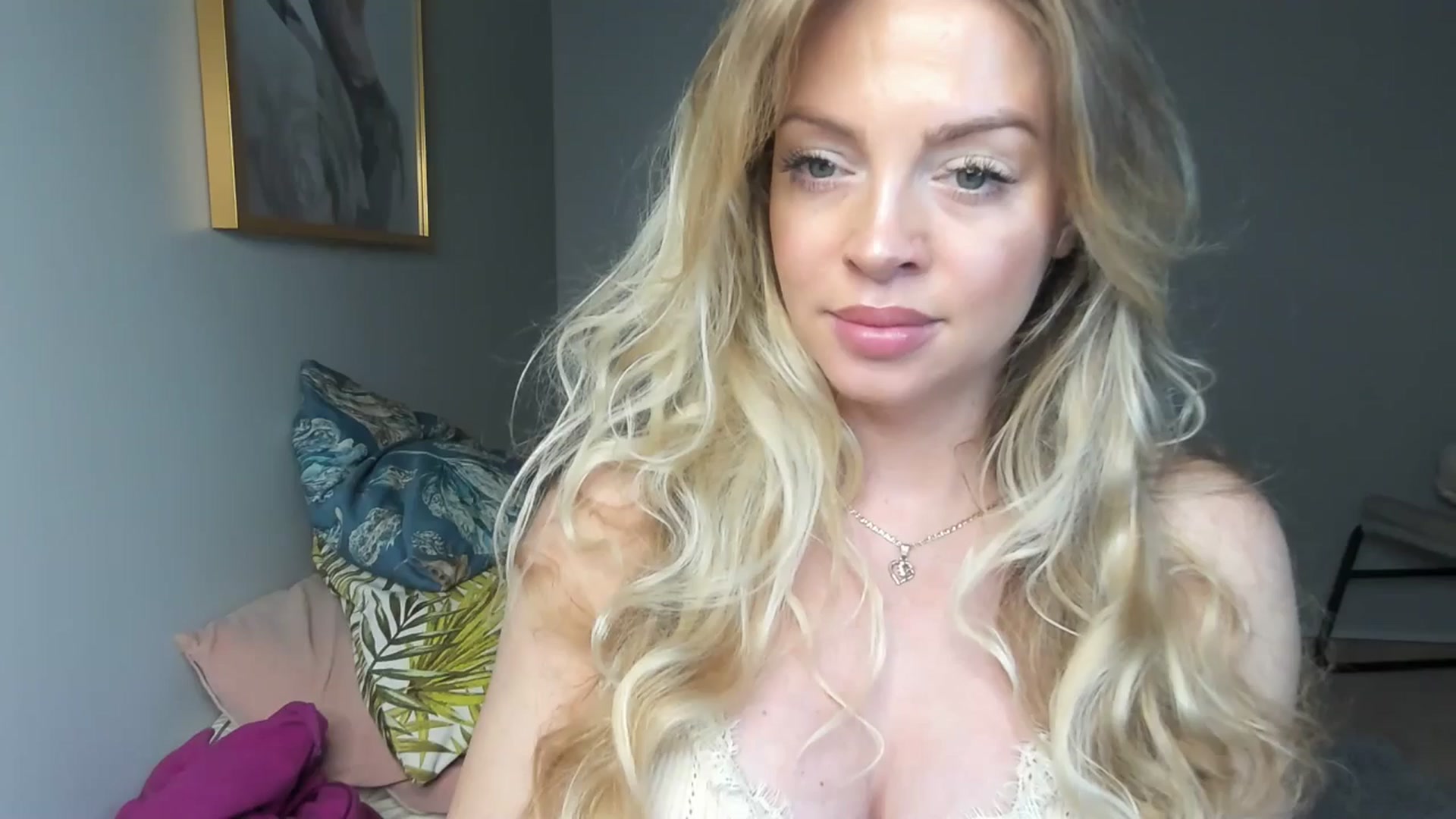 Gallery image thumbnail from Nadyasoft's myfreecams stream on, 01/12/2025, 18:41 image 10 of 20