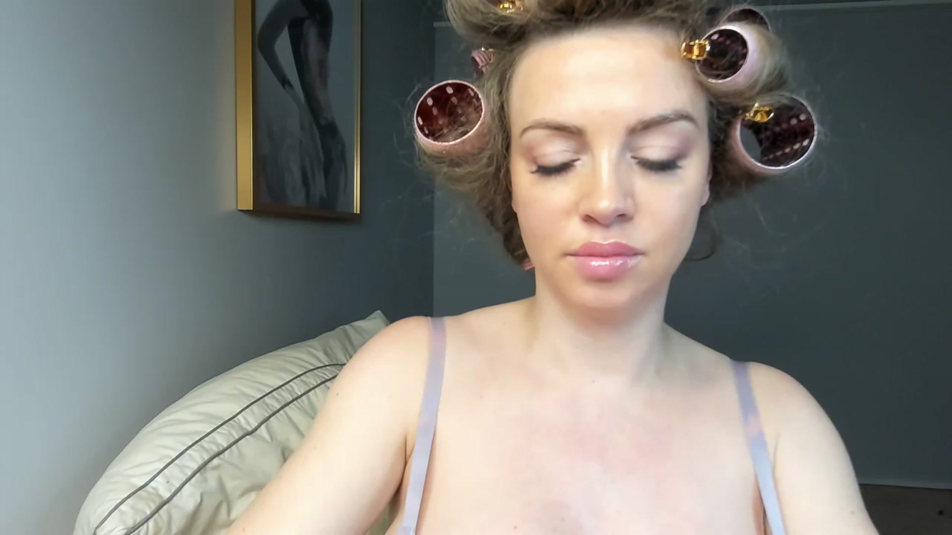 Gallery image thumbnail from Nadyasoft's myfreecams stream on, 01/28/2025, 16:45 image 16 of 20
