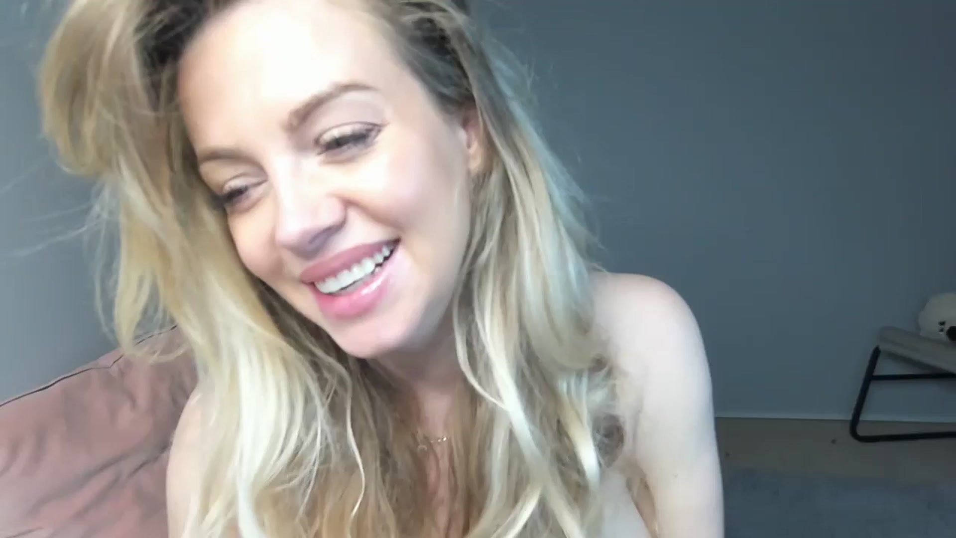 Gallery image thumbnail from Nadyasoft's myfreecams stream on, 02/06/2025, 16:18 image 1 of 20