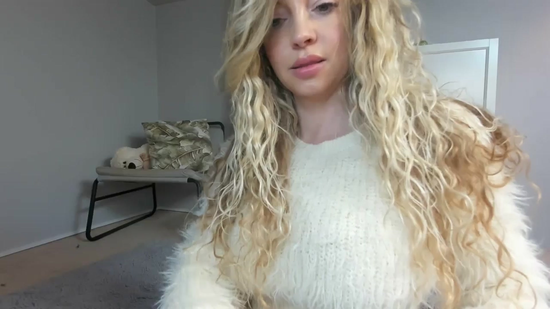 Gallery image thumbnail from Nadyasoft's myfreecams stream on, 04/28/2025, 11:53 image 13 of 20