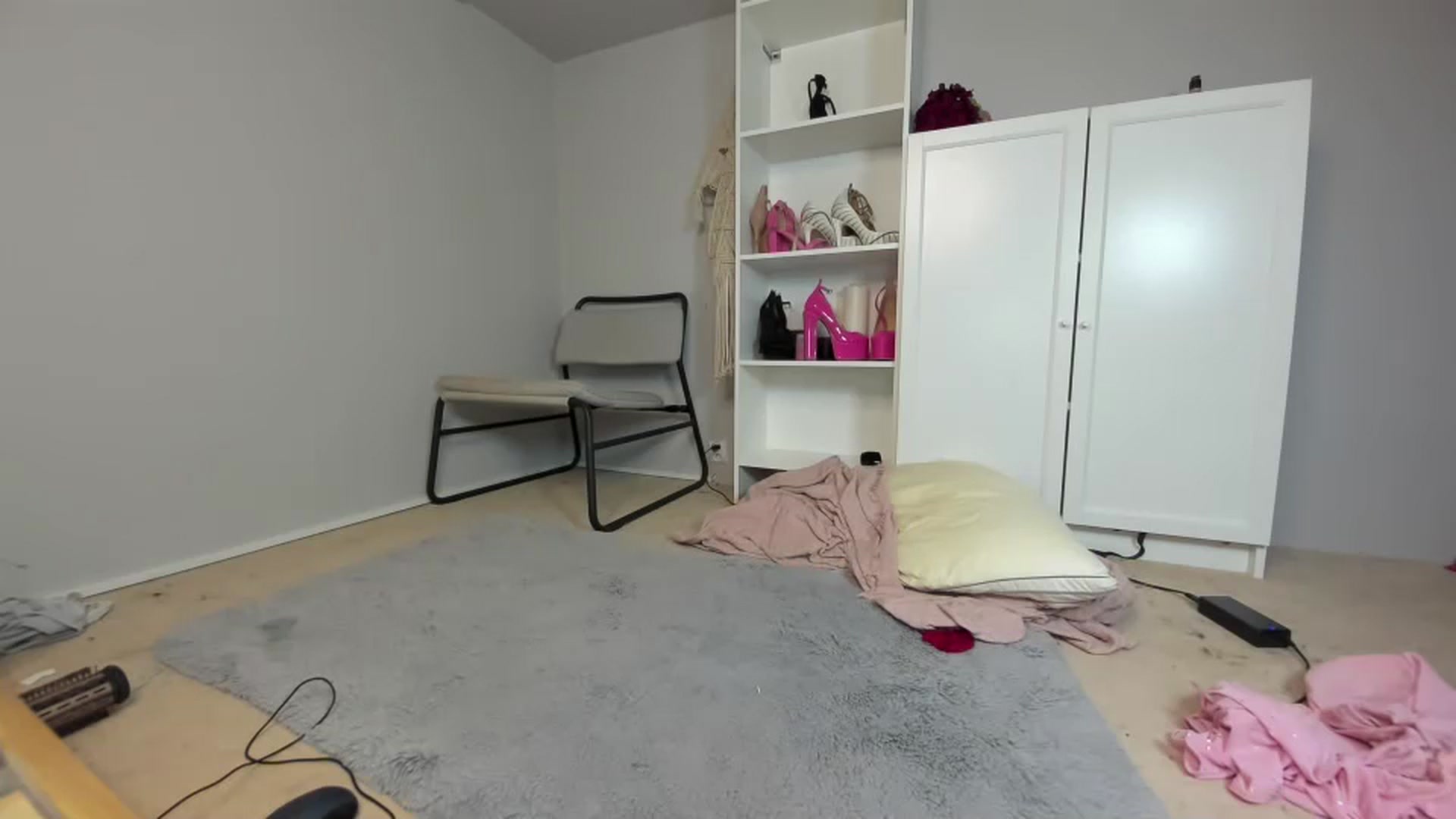 Gallery image thumbnail from Nadyasoft's myfreecams stream on, 04/22/2026, 17:37 image 20 of 20