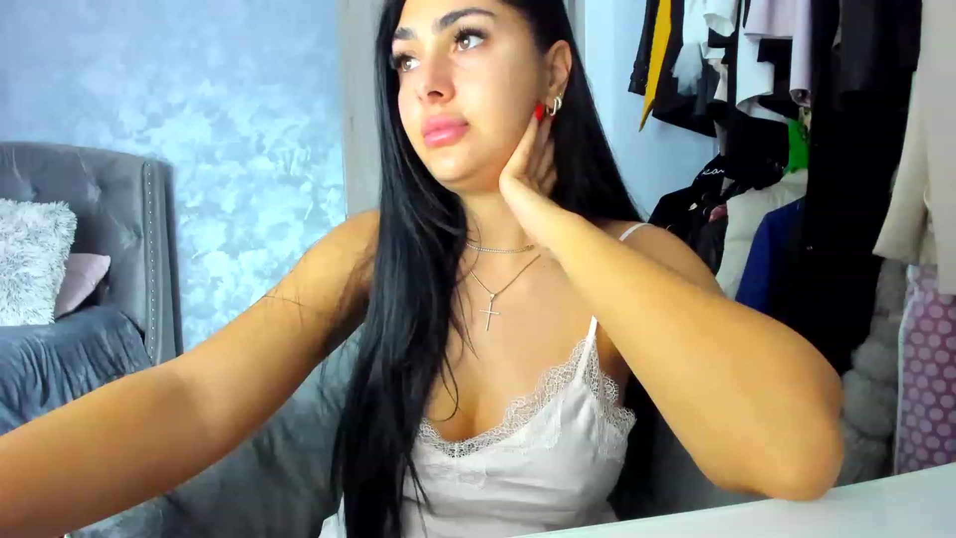 Gallery image thumbnail from Naeroby's myfreecams stream on, 11/17/2022, 13:43 image 17 of 20