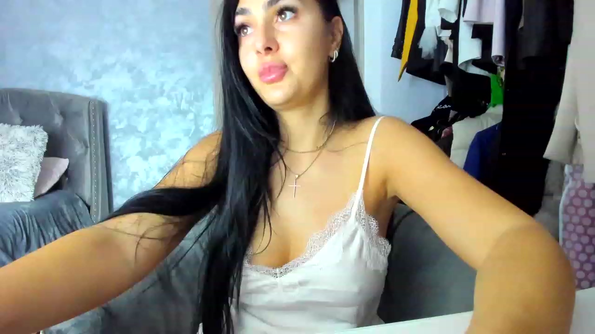 Gallery image thumbnail from Naeroby's myfreecams stream on, 11/17/2022, 13:43 image 15 of 20