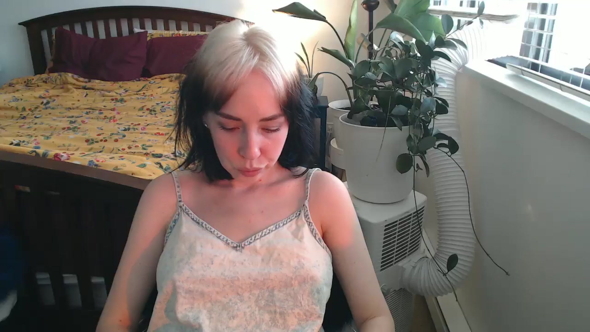 Gallery image thumbnail from NahlaHoney's myfreecams stream on, 08/16/2024, 04:00 image 9 of 20