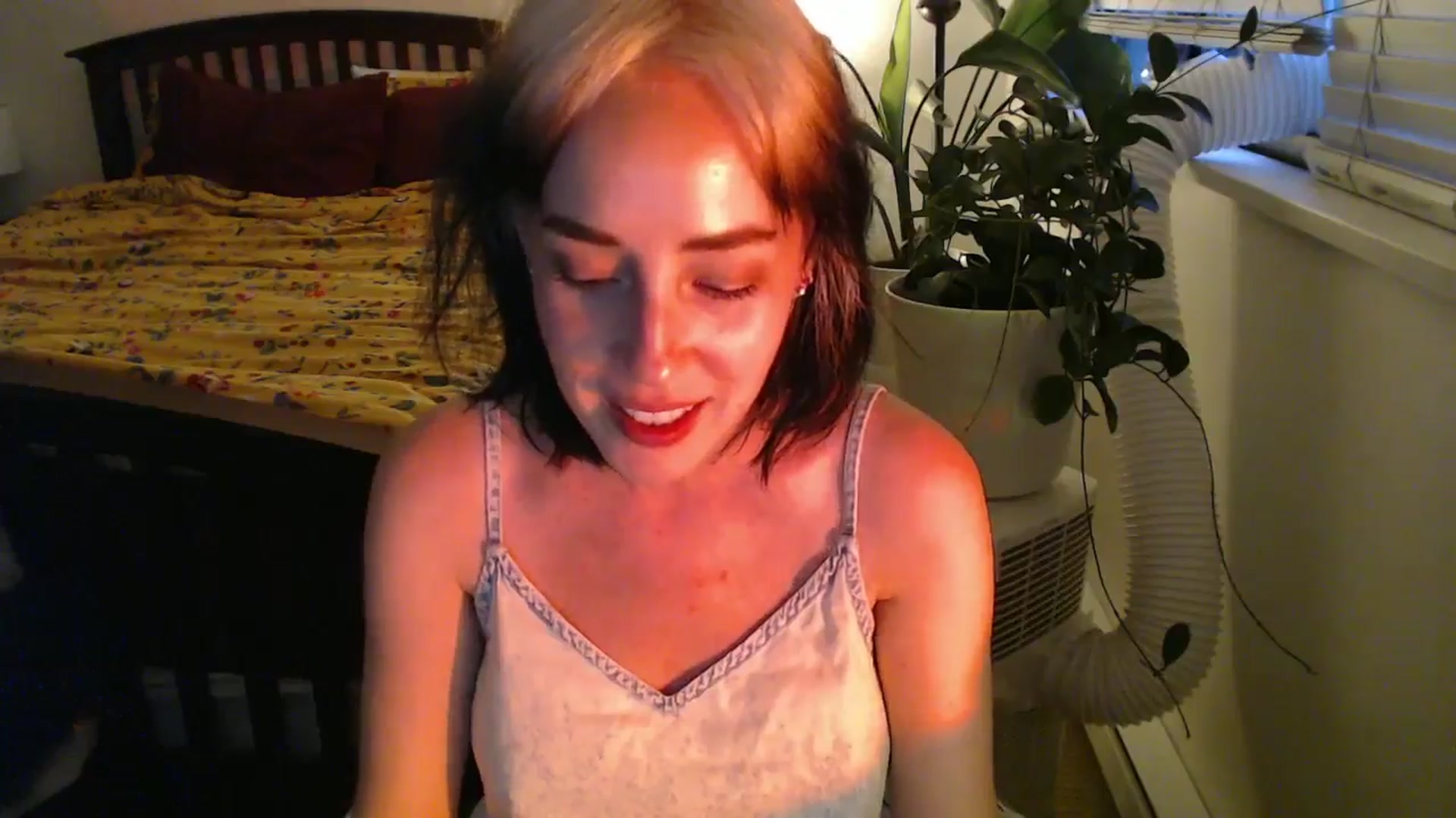 Gallery image thumbnail from NahlaHoney's myfreecams stream on, 08/16/2024, 04:00 image 18 of 20