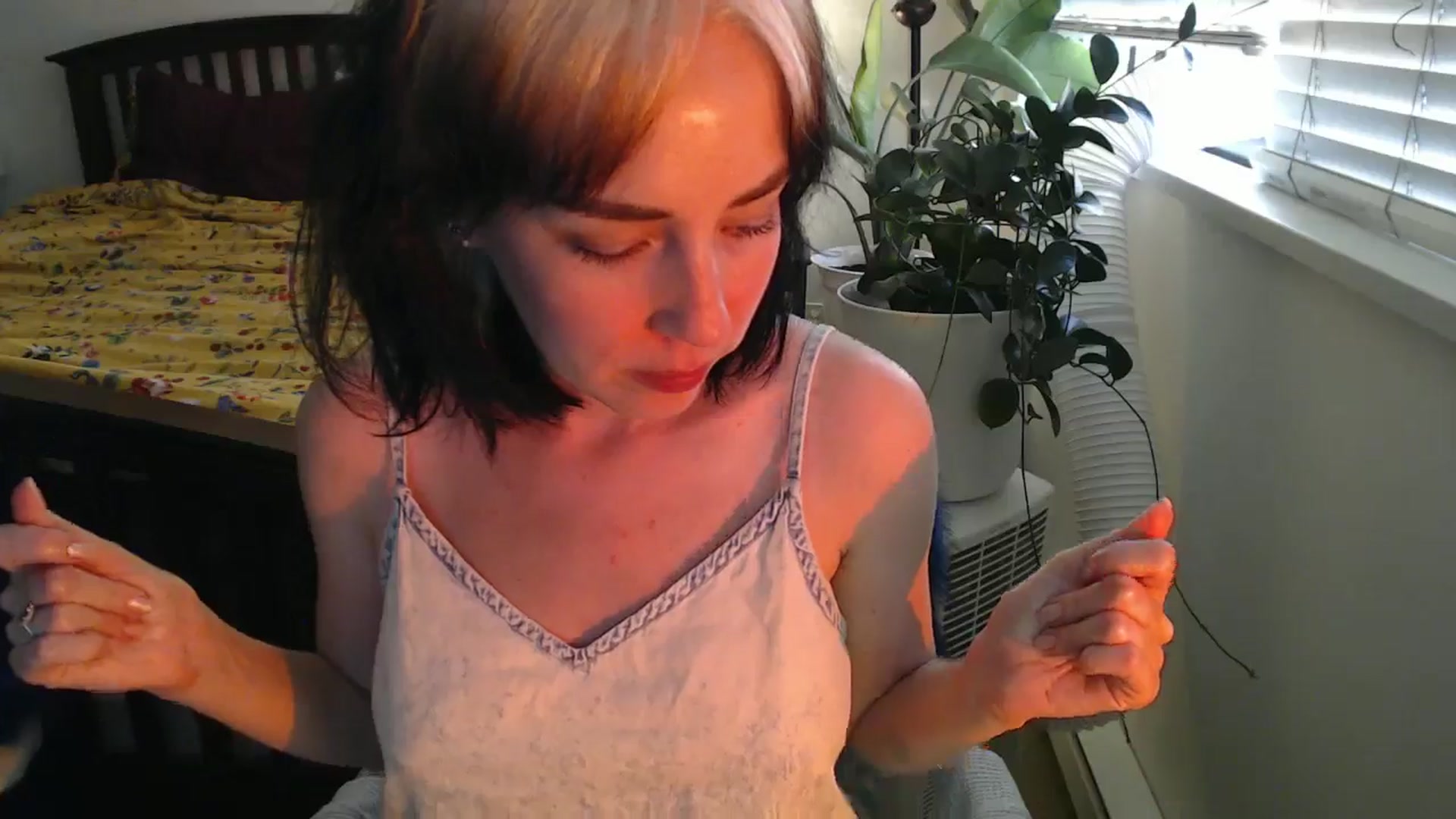 Gallery image thumbnail from NahlaHoney's myfreecams stream on, 08/16/2024, 04:00 image 10 of 20