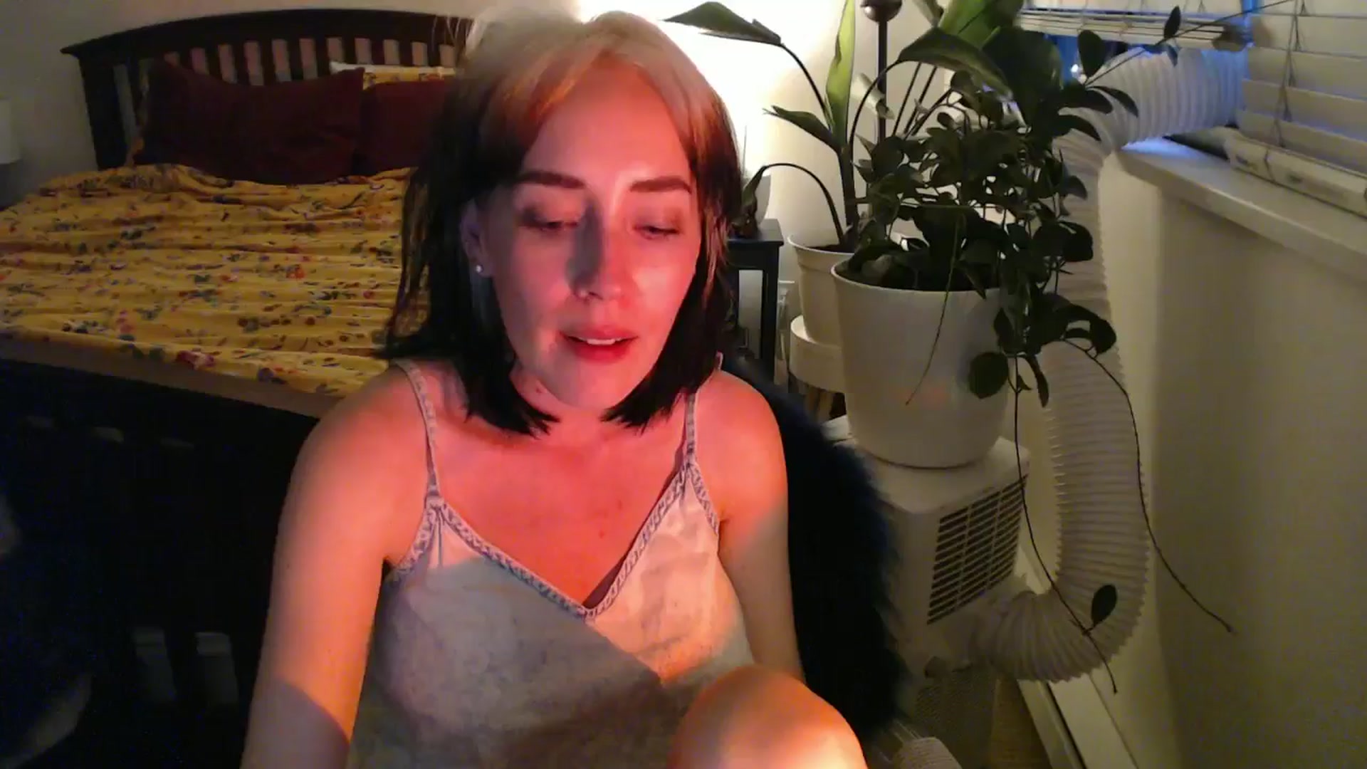 Gallery image thumbnail from NahlaHoney's myfreecams stream on, 08/16/2024, 04:00 image 19 of 20