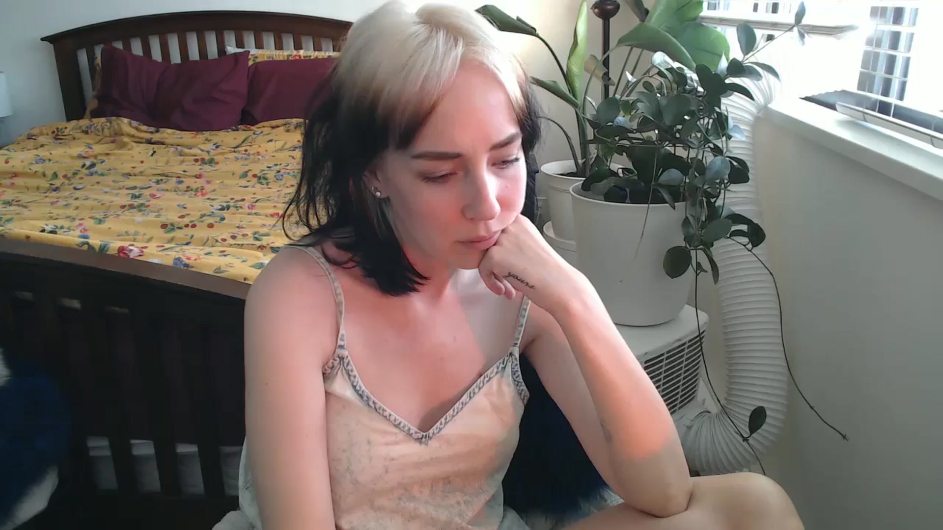 Gallery image thumbnail from NahlaHoney's myfreecams stream on, 08/16/2024, 04:00 image 7 of 20
