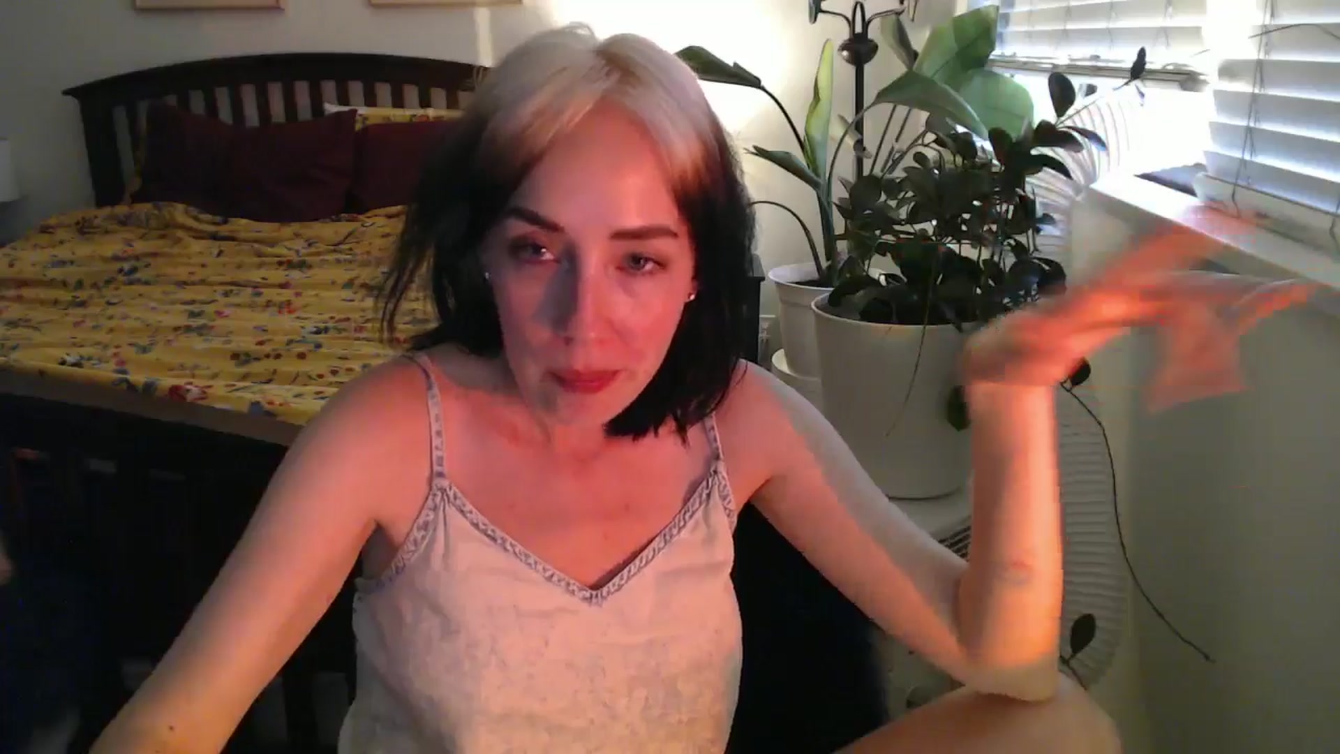 Gallery image thumbnail from NahlaHoney's myfreecams stream on, 08/16/2024, 04:00 image 13 of 20