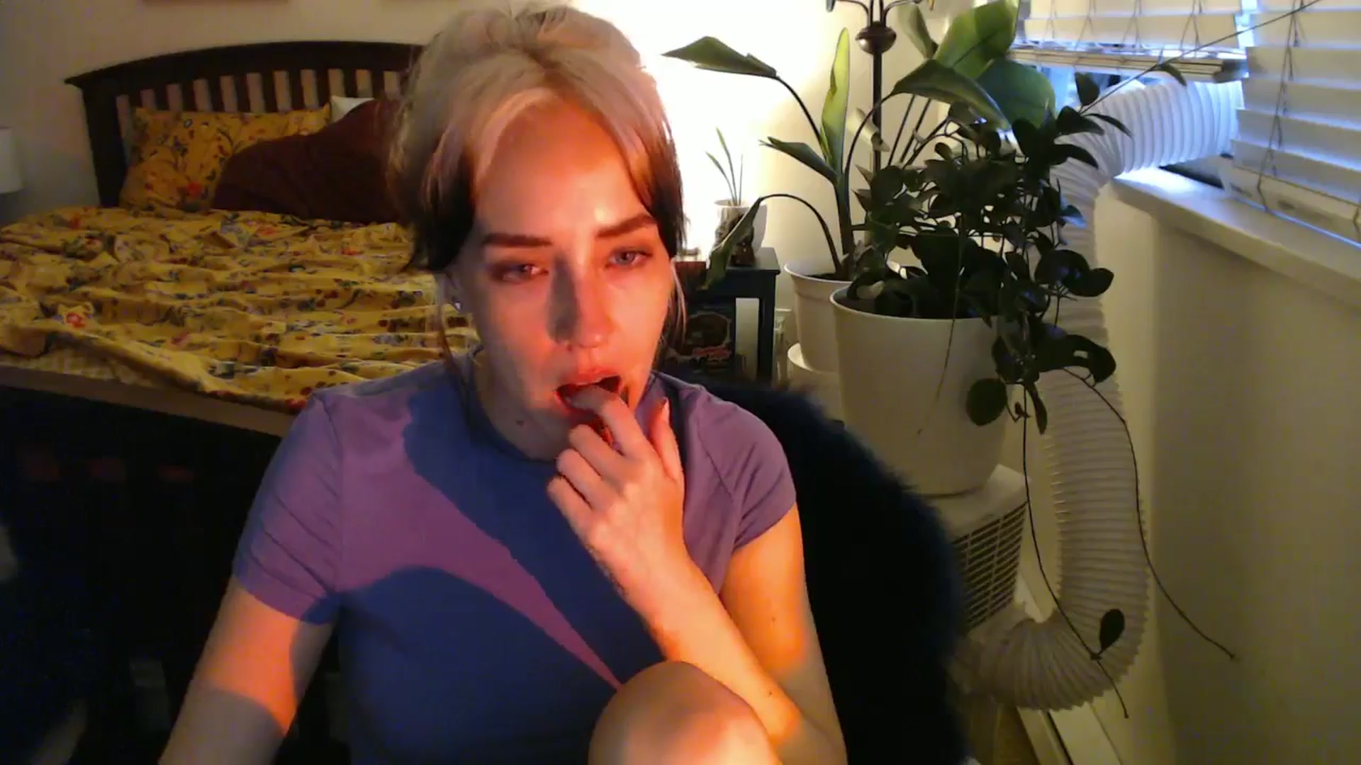 Gallery image thumbnail from NahlaHoney's myfreecams stream on, 08/18/2024, 04:22 image 10 of 20