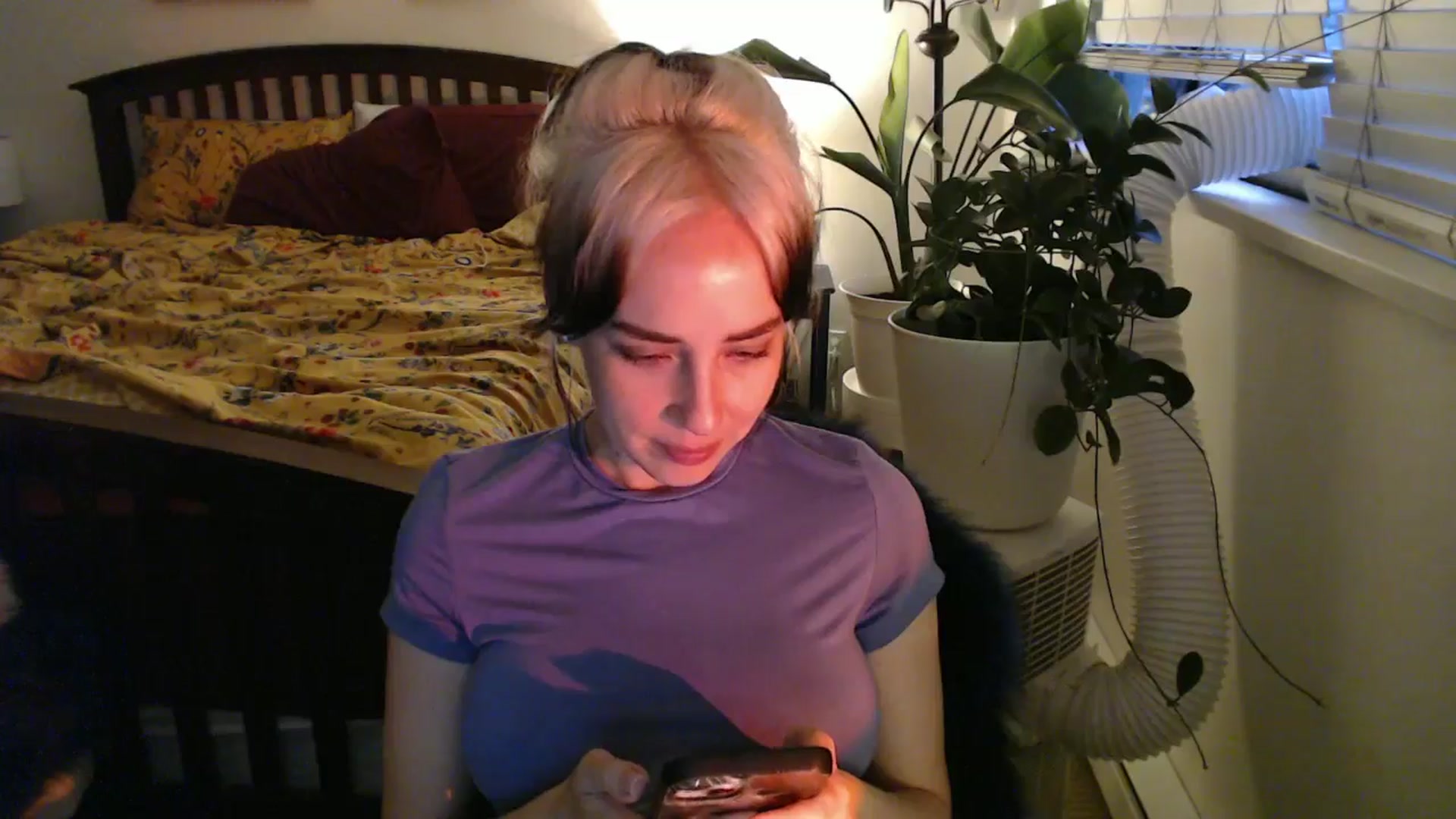 Gallery image thumbnail from NahlaHoney's myfreecams stream on, 08/18/2024, 04:22 image 12 of 20