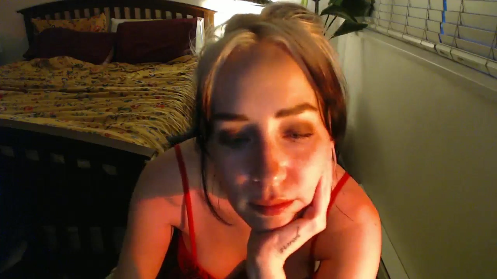 Gallery image thumbnail from NahlaHoney's myfreecams stream on, 08/26/2024, 03:54 image 6 of 20
