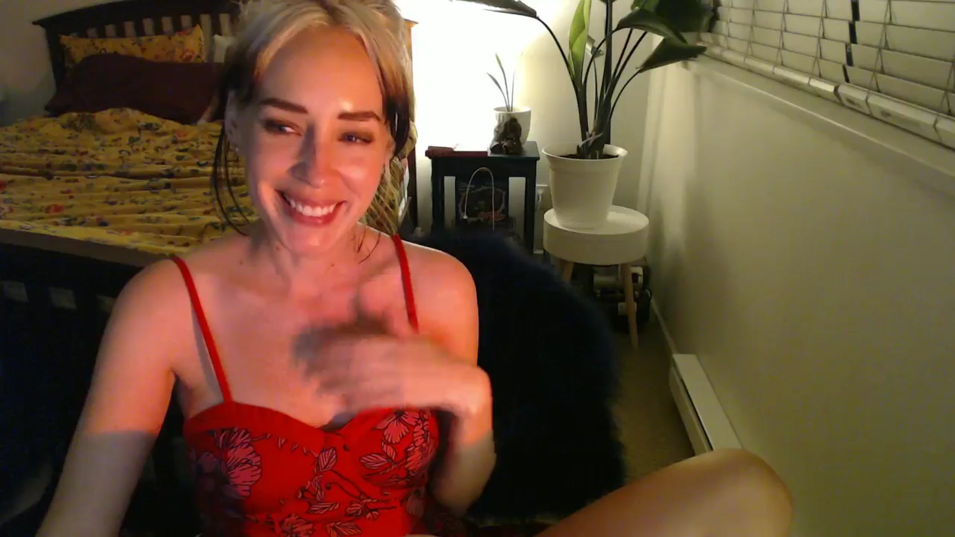 Gallery image thumbnail from NahlaHoney's myfreecams stream on, 08/26/2024, 03:54 image 16 of 20