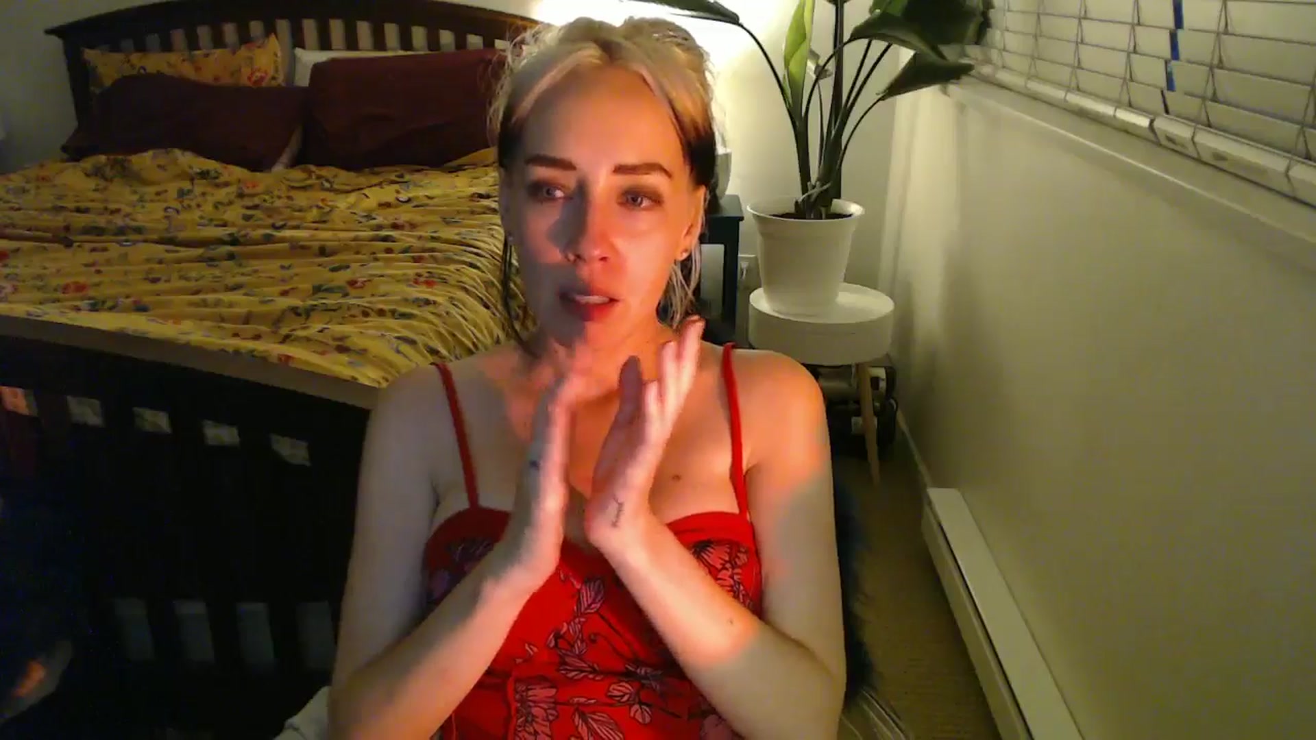 Gallery image thumbnail from NahlaHoney's myfreecams stream on, 08/26/2024, 03:54 image 10 of 20