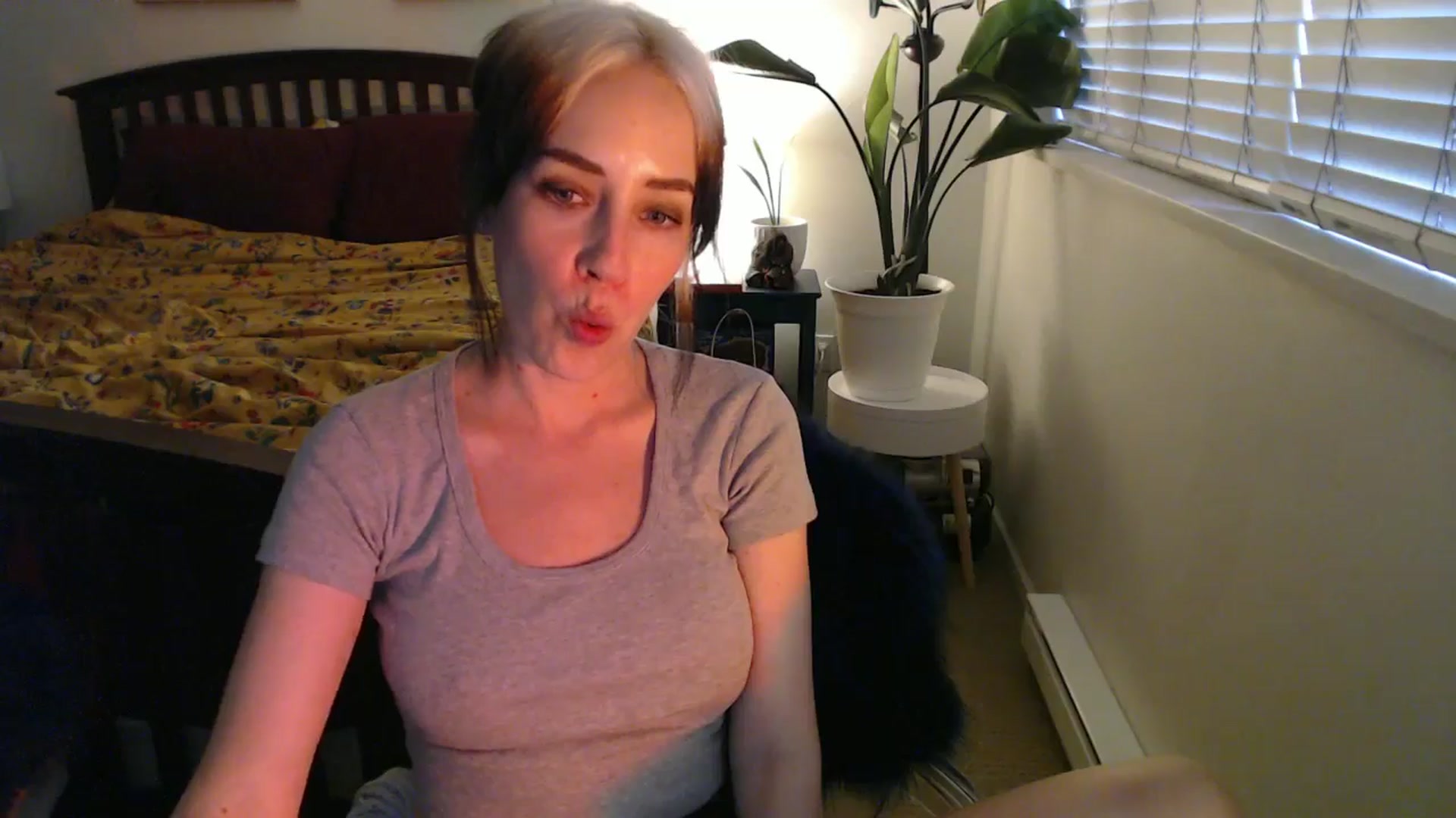 Gallery image thumbnail from NahlaHoney's myfreecams stream on, 08/27/2024, 03:15 image 6 of 20