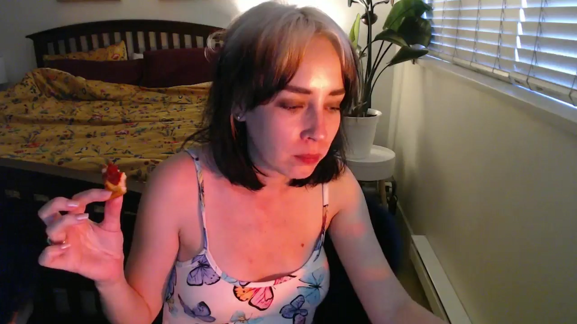 Gallery image thumbnail from NahlaHoney's myfreecams stream on, 08/31/2024, 04:16 image 10 of 20