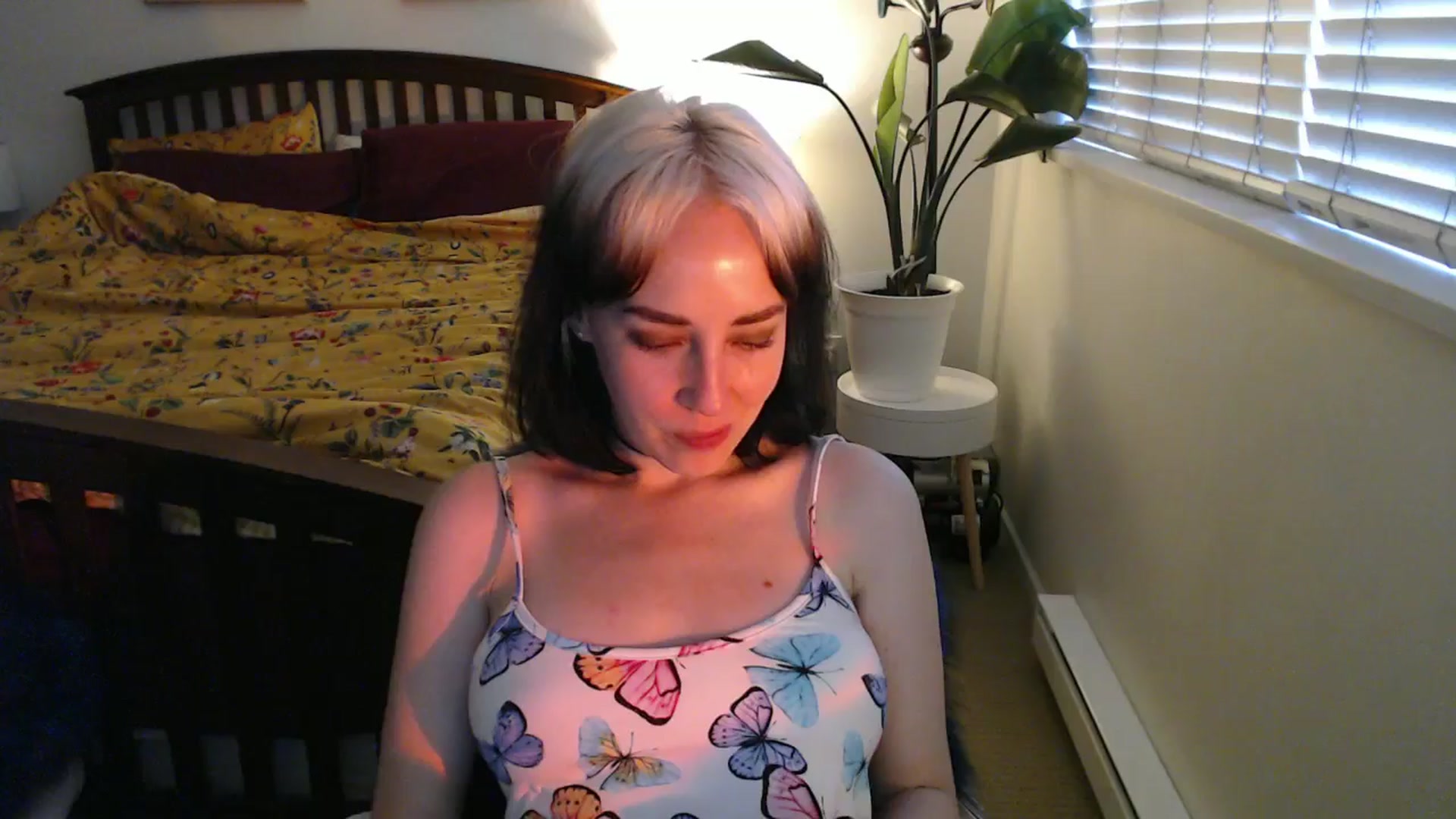 Gallery image thumbnail from NahlaHoney's myfreecams stream on, 08/31/2024, 04:16 image 8 of 20