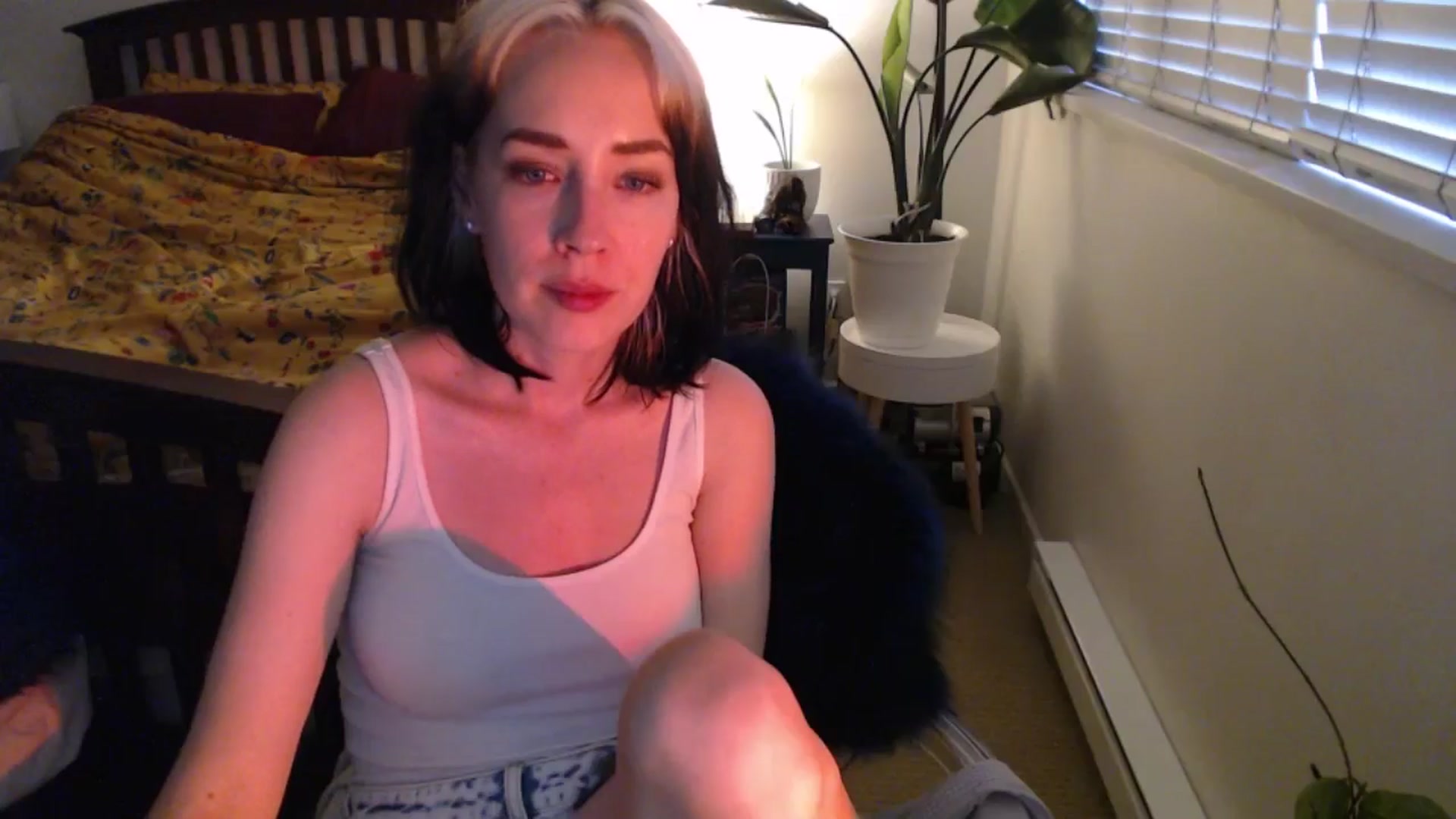 Gallery image thumbnail from NahlaHoney's myfreecams stream on, 09/08/2024, 03:22 image 9 of 20