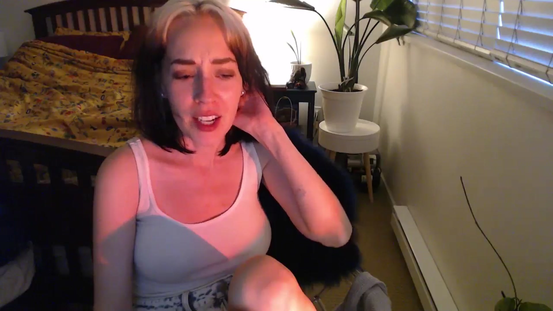 Gallery image thumbnail from NahlaHoney's myfreecams stream on, 09/08/2024, 03:22 image 12 of 20