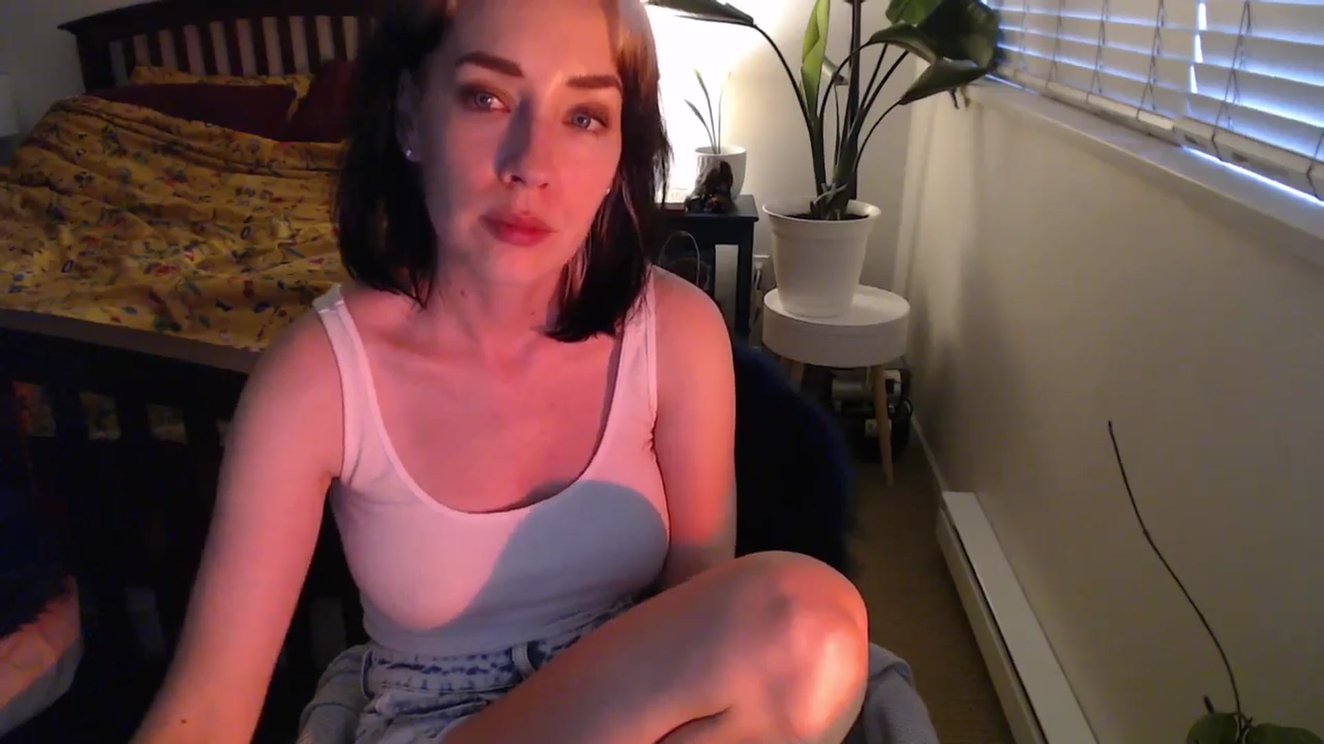 Gallery image thumbnail from NahlaHoney's myfreecams stream on, 09/08/2024, 03:22 image 10 of 20