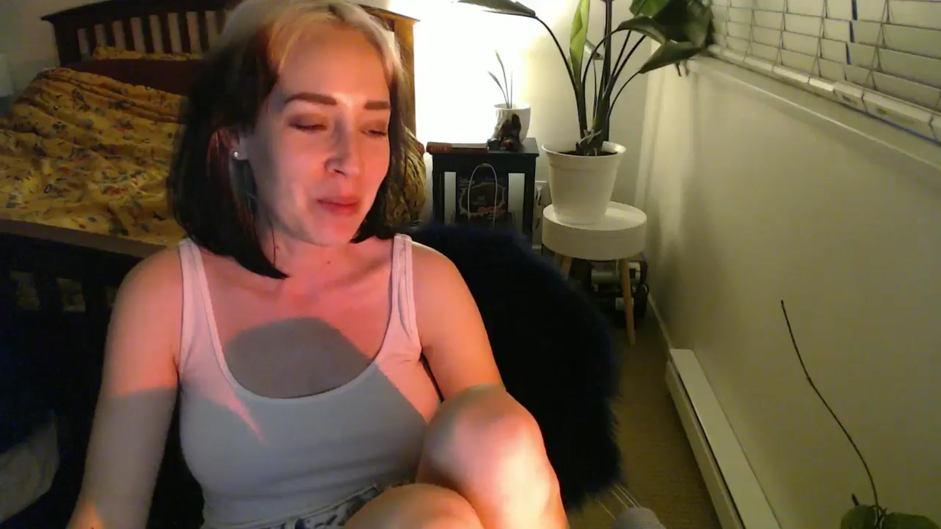 Gallery image thumbnail from NahlaHoney's myfreecams stream on, 09/08/2024, 03:22 image 18 of 20