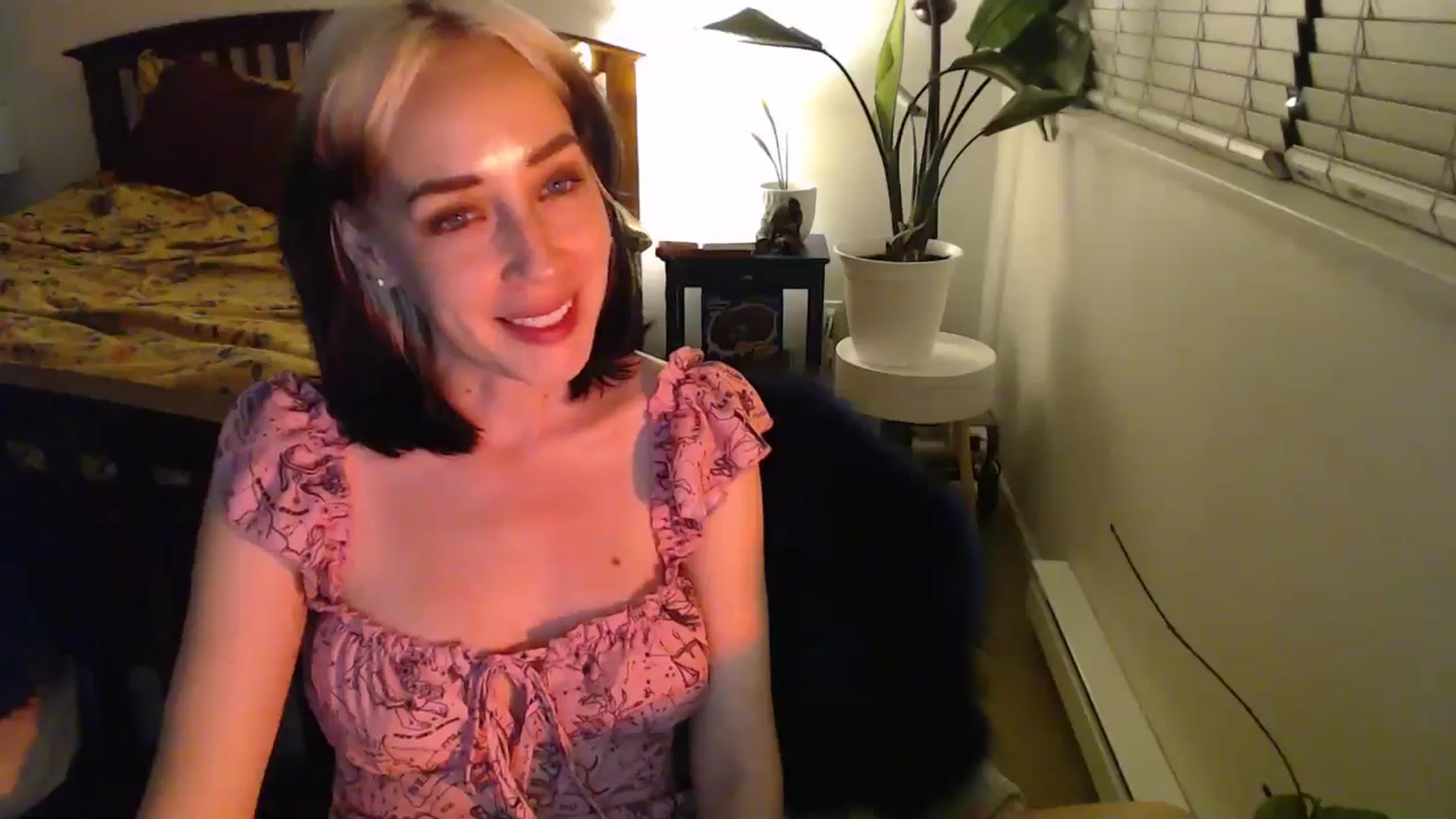 Gallery image thumbnail from NahlaHoney's myfreecams stream on, 09/10/2024, 04:06 image 14 of 20