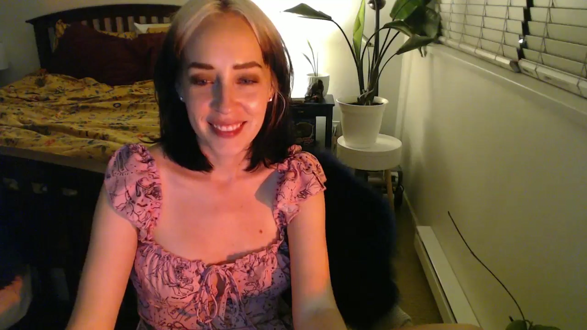 Gallery image thumbnail from NahlaHoney's myfreecams stream on, 09/10/2024, 04:06 image 10 of 20