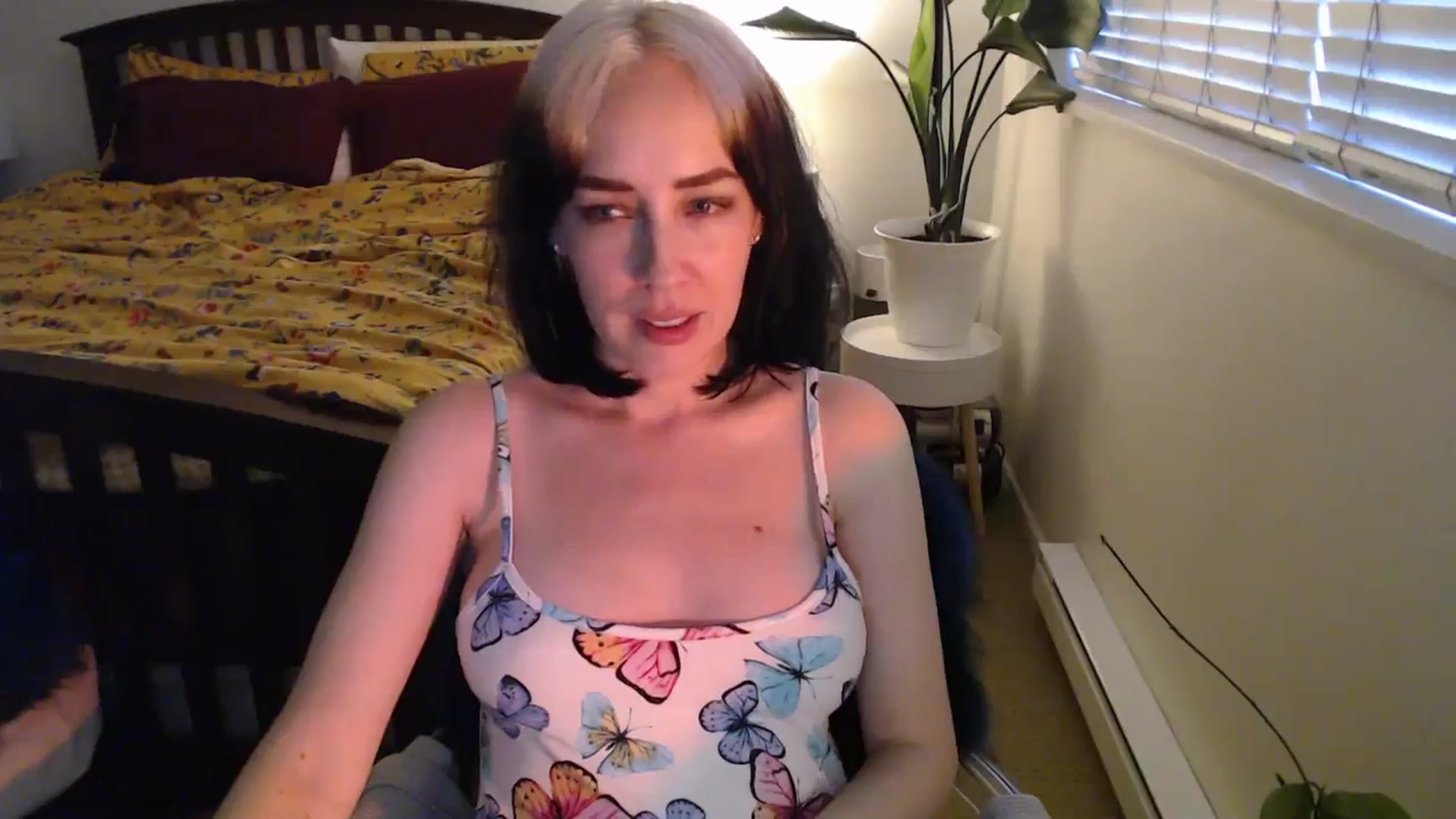 Gallery image thumbnail from NahlaHoney's myfreecams stream on, 09/17/2024, 04:23 image 19 of 20