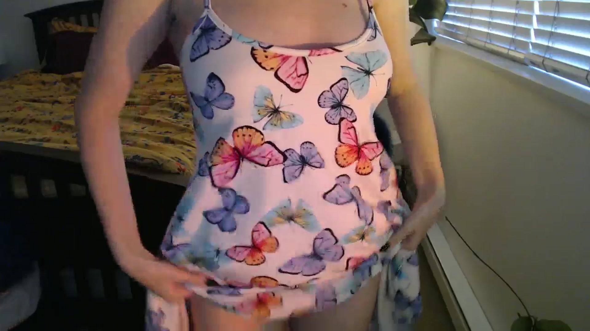 Gallery image thumbnail from NahlaHoney's myfreecams stream on, 09/17/2024, 04:23 image 9 of 20