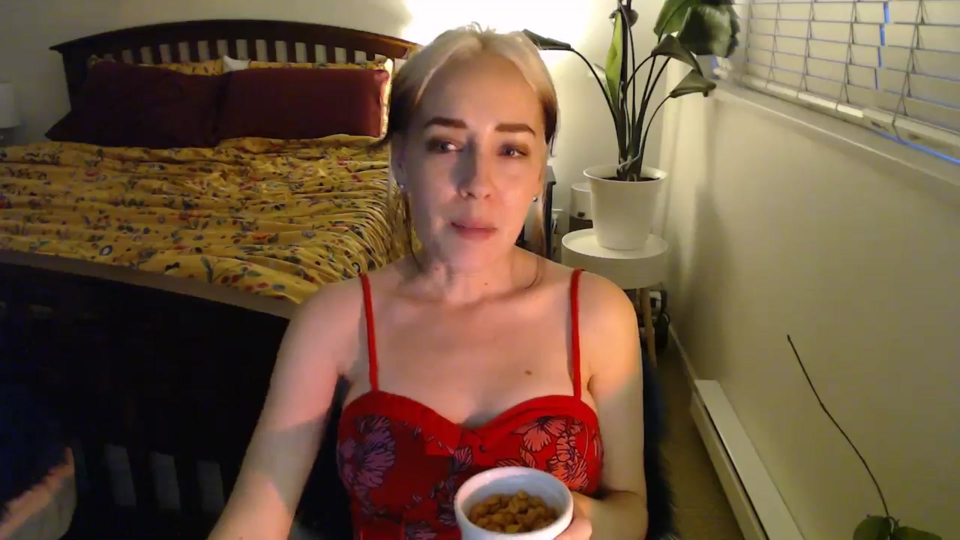 Gallery image thumbnail from NahlaHoney's myfreecams stream on, 09/18/2024, 04:27 image 7 of 20