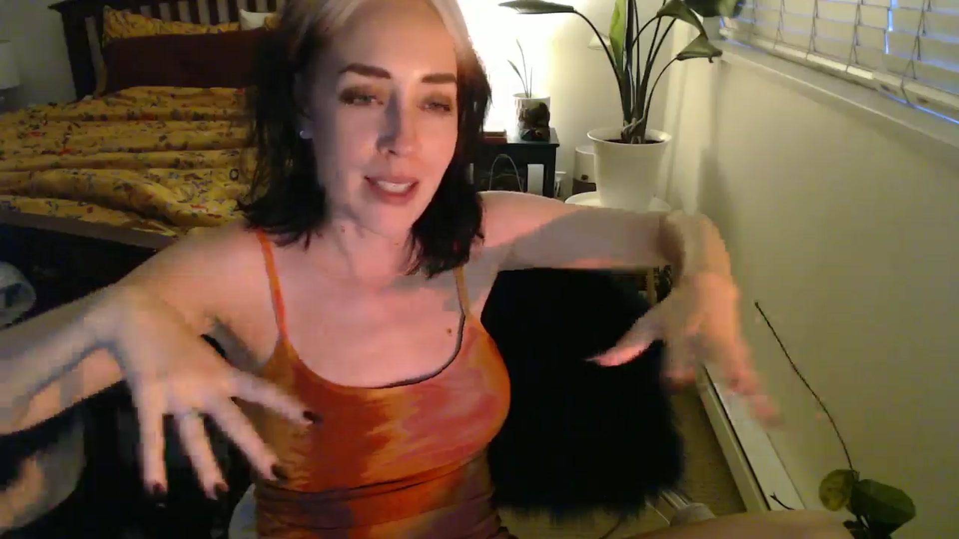 Gallery image thumbnail from NahlaHoney's myfreecams stream on, 09/24/2024, 03:11 image 4 of 20