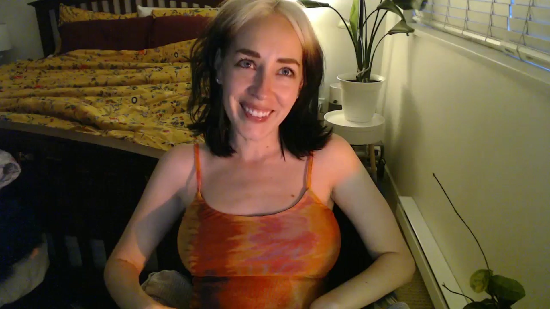 Gallery image thumbnail from NahlaHoney's myfreecams stream on, 09/24/2024, 03:11 image 6 of 20