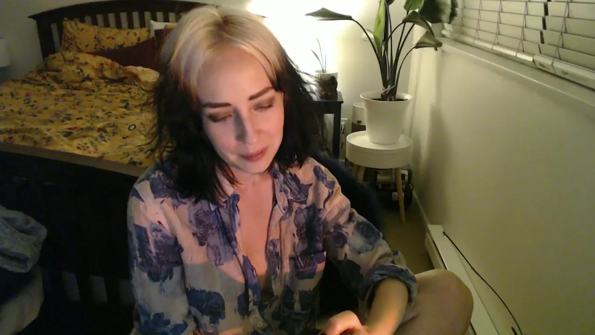 Gallery image thumbnail from NahlaHoney's myfreecams stream on, 09/30/2024, 04:28 image 17 of 20