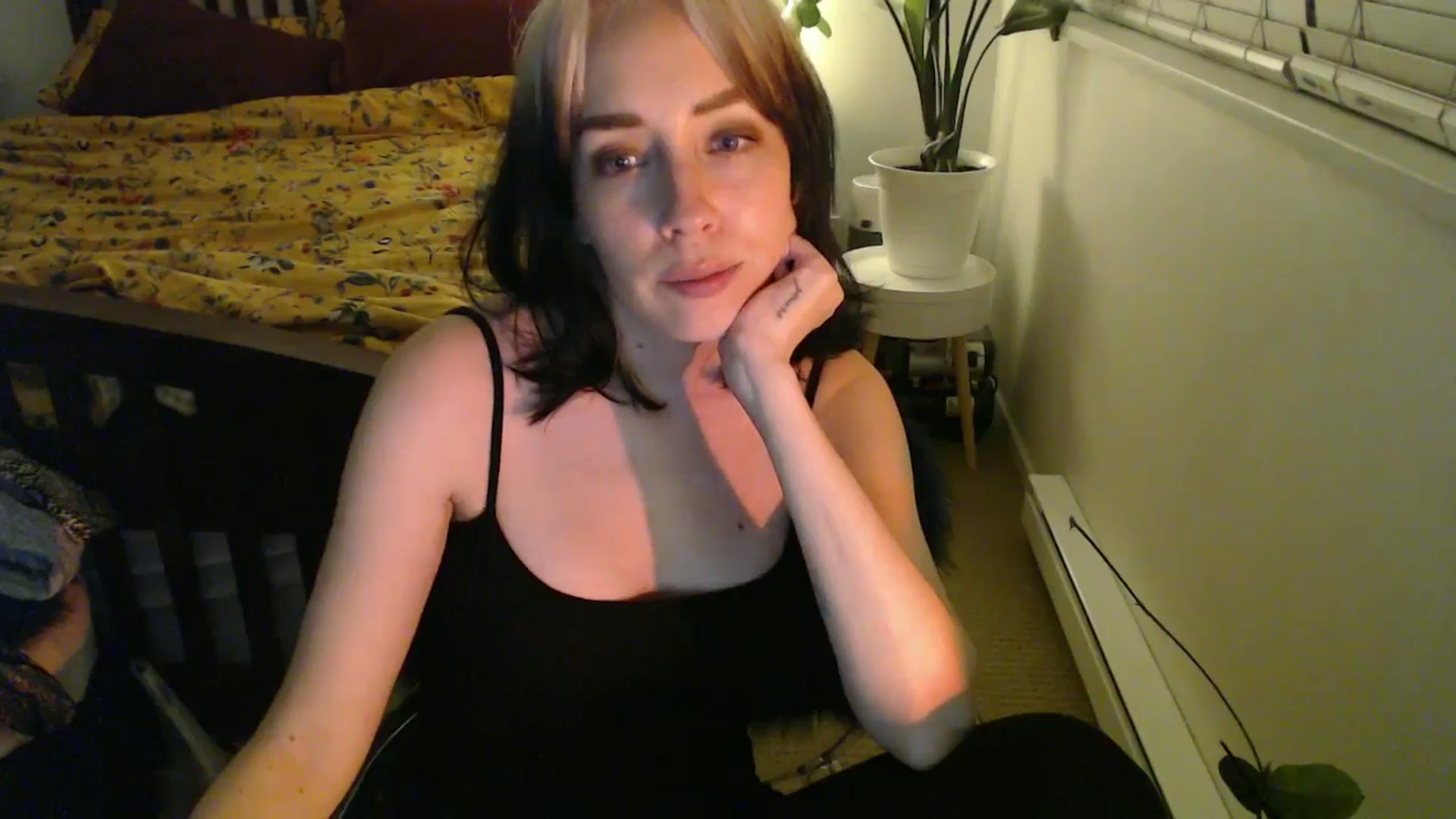 Gallery image thumbnail from NahlaHoney's myfreecams stream on, 10/03/2024, 04:55 image 15 of 20