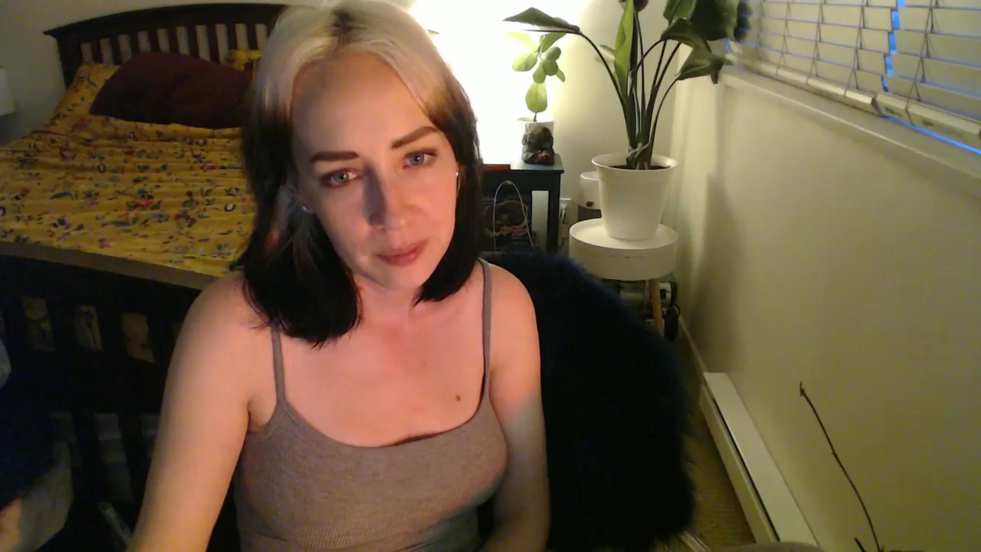 Gallery image thumbnail from NahlaHoney's myfreecams stream on, 10/06/2024, 03:24 image 7 of 20