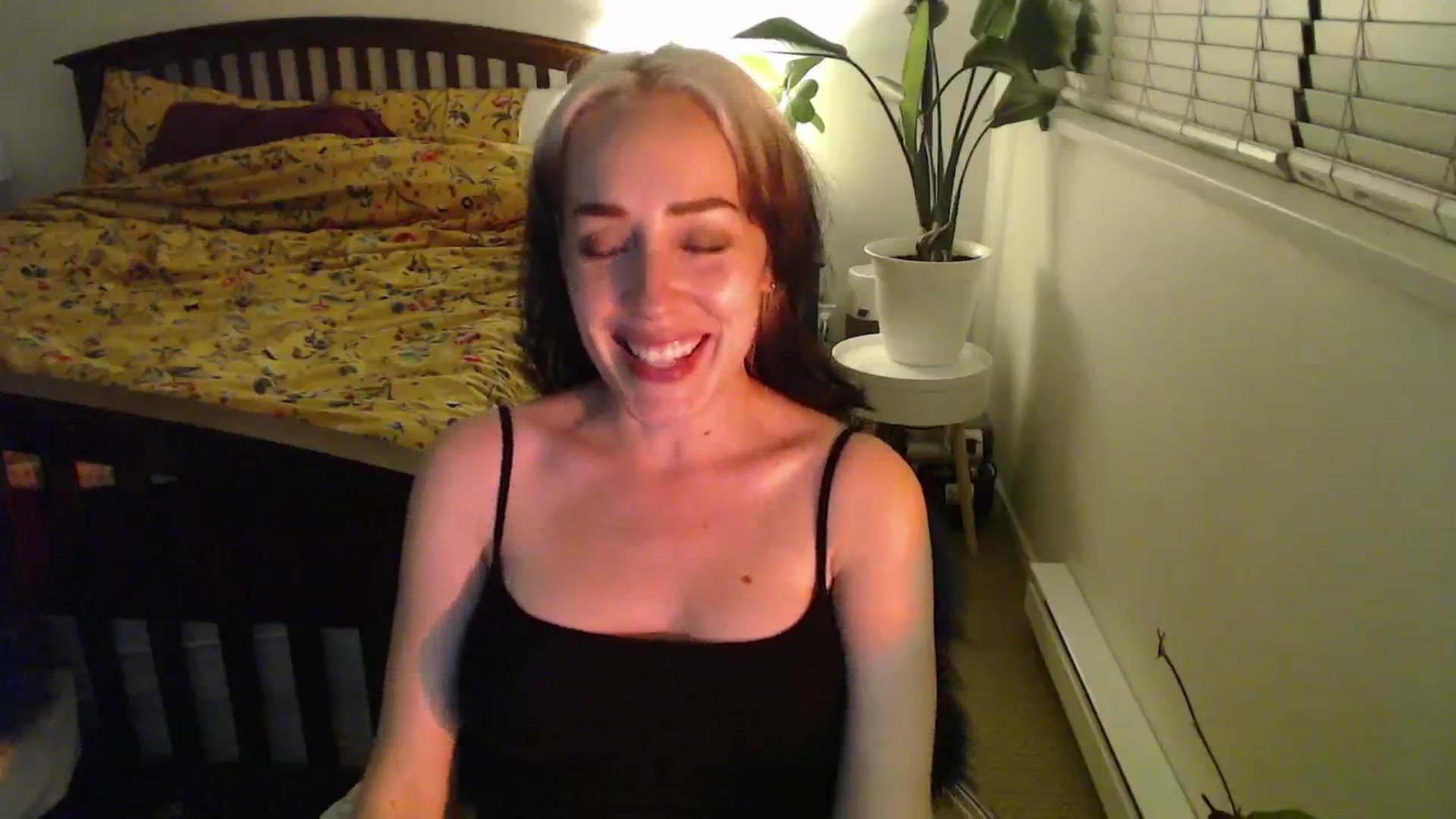 Gallery image thumbnail from NahlaHoney's myfreecams stream on, 10/15/2024, 04:01 image 5 of 20