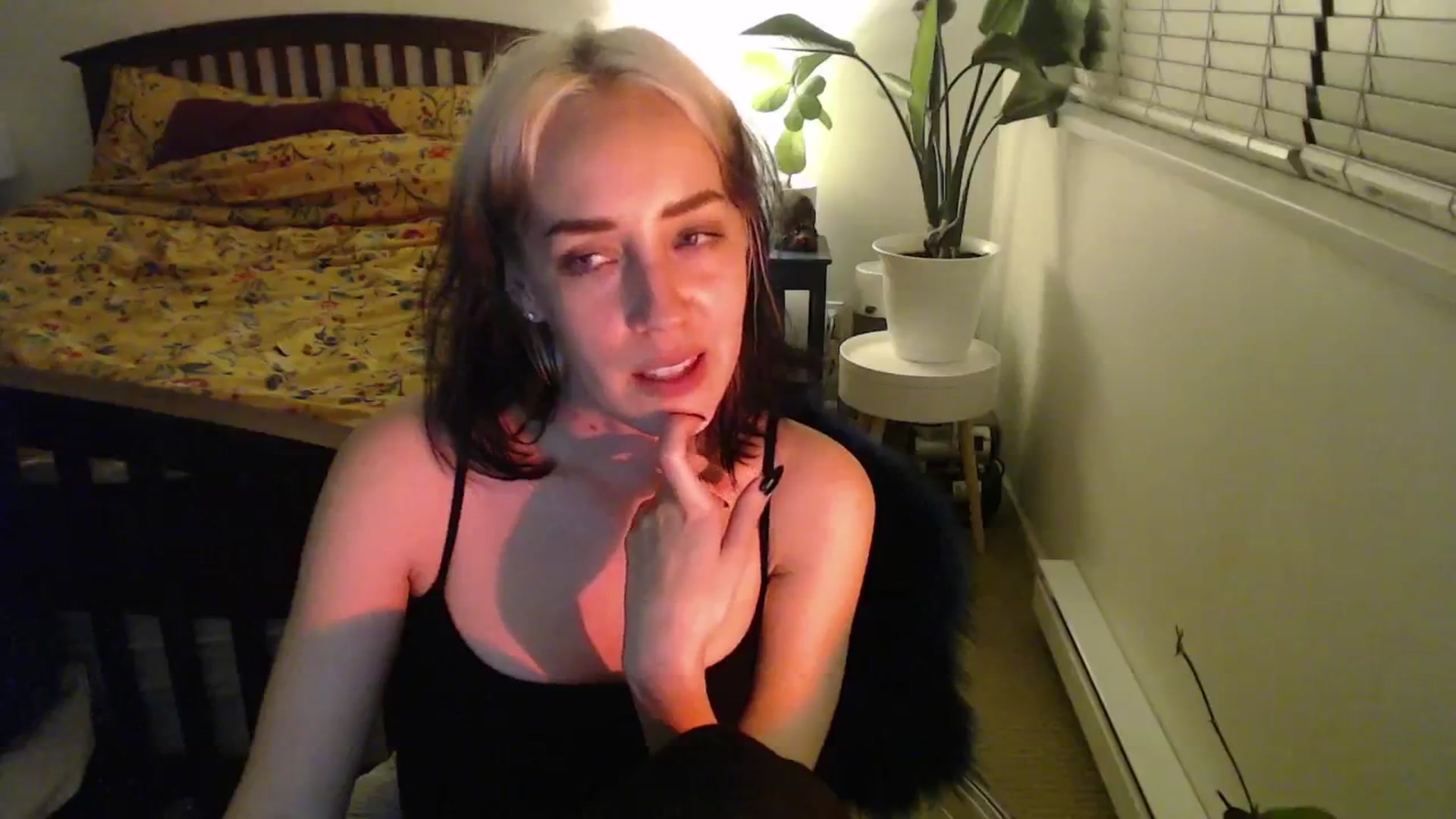 Gallery image thumbnail from NahlaHoney's myfreecams stream on, 10/15/2024, 04:01 image 8 of 20