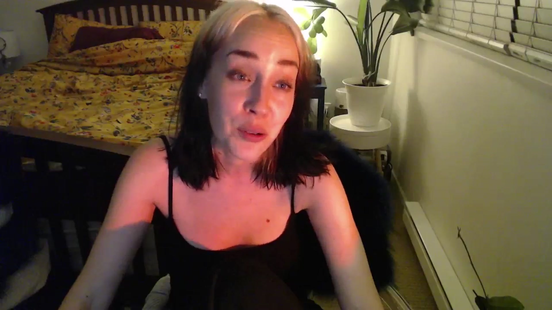 Gallery image thumbnail from NahlaHoney's myfreecams stream on, 10/15/2024, 04:01 image 16 of 20