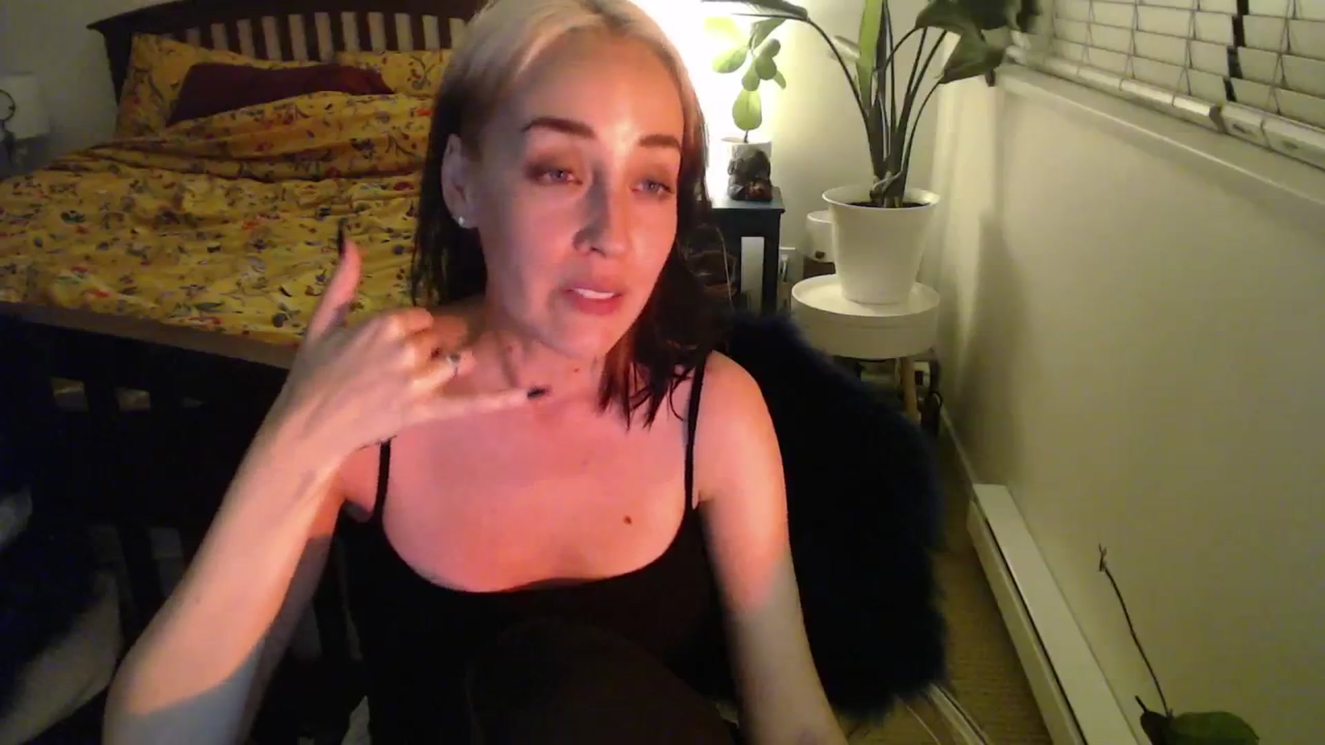 Gallery image thumbnail from NahlaHoney's myfreecams stream on, 10/15/2024, 04:01 image 15 of 20