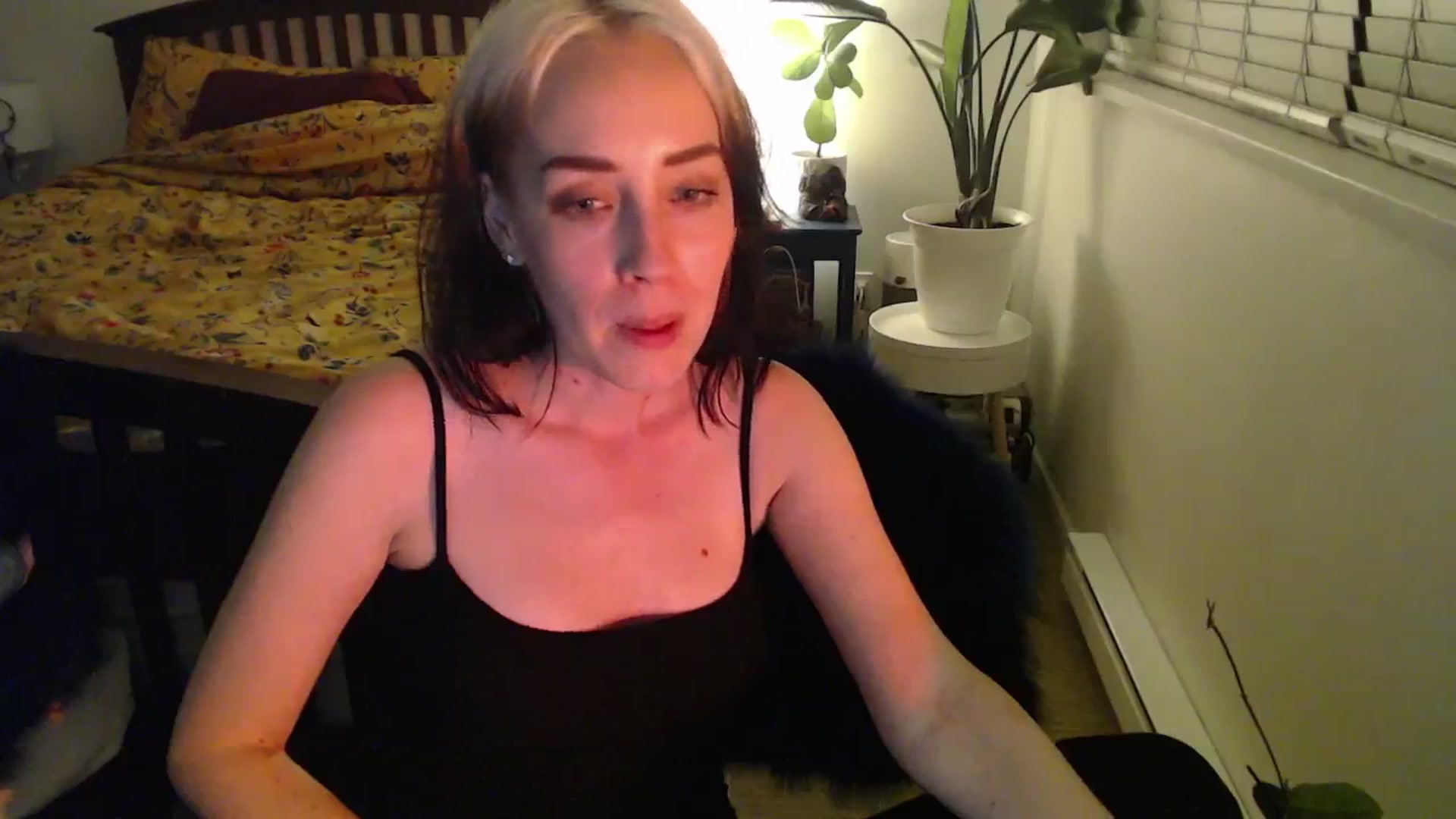 Gallery image thumbnail from NahlaHoney's myfreecams stream on, 10/15/2024, 04:01 image 18 of 20