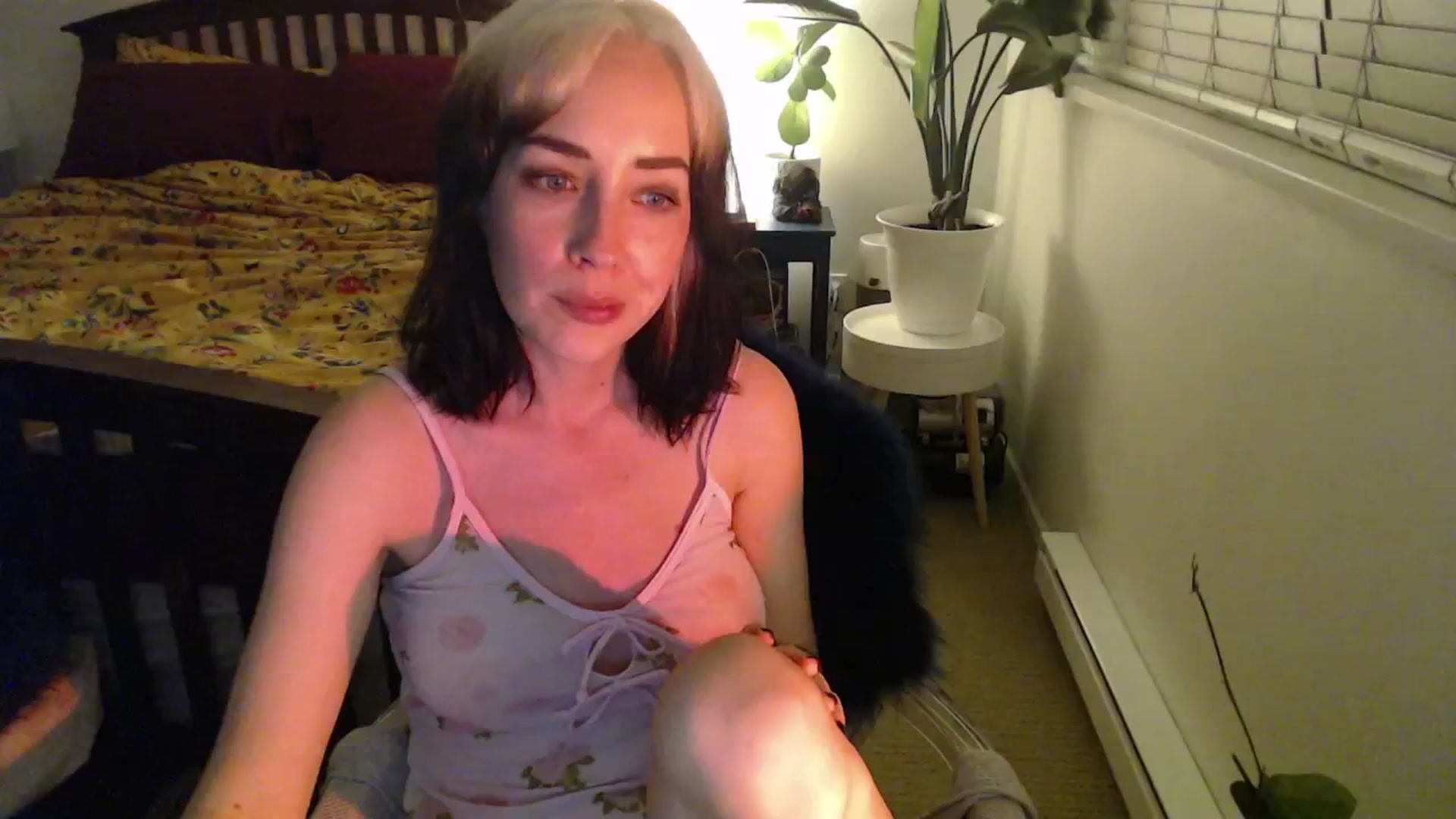 Gallery image thumbnail from NahlaHoney's myfreecams stream on, 10/17/2024, 02:20 image 9 of 20