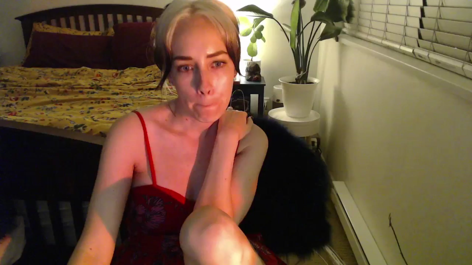 Gallery image thumbnail from NahlaHoney's myfreecams stream on, 10/18/2024, 02:56 image 14 of 20