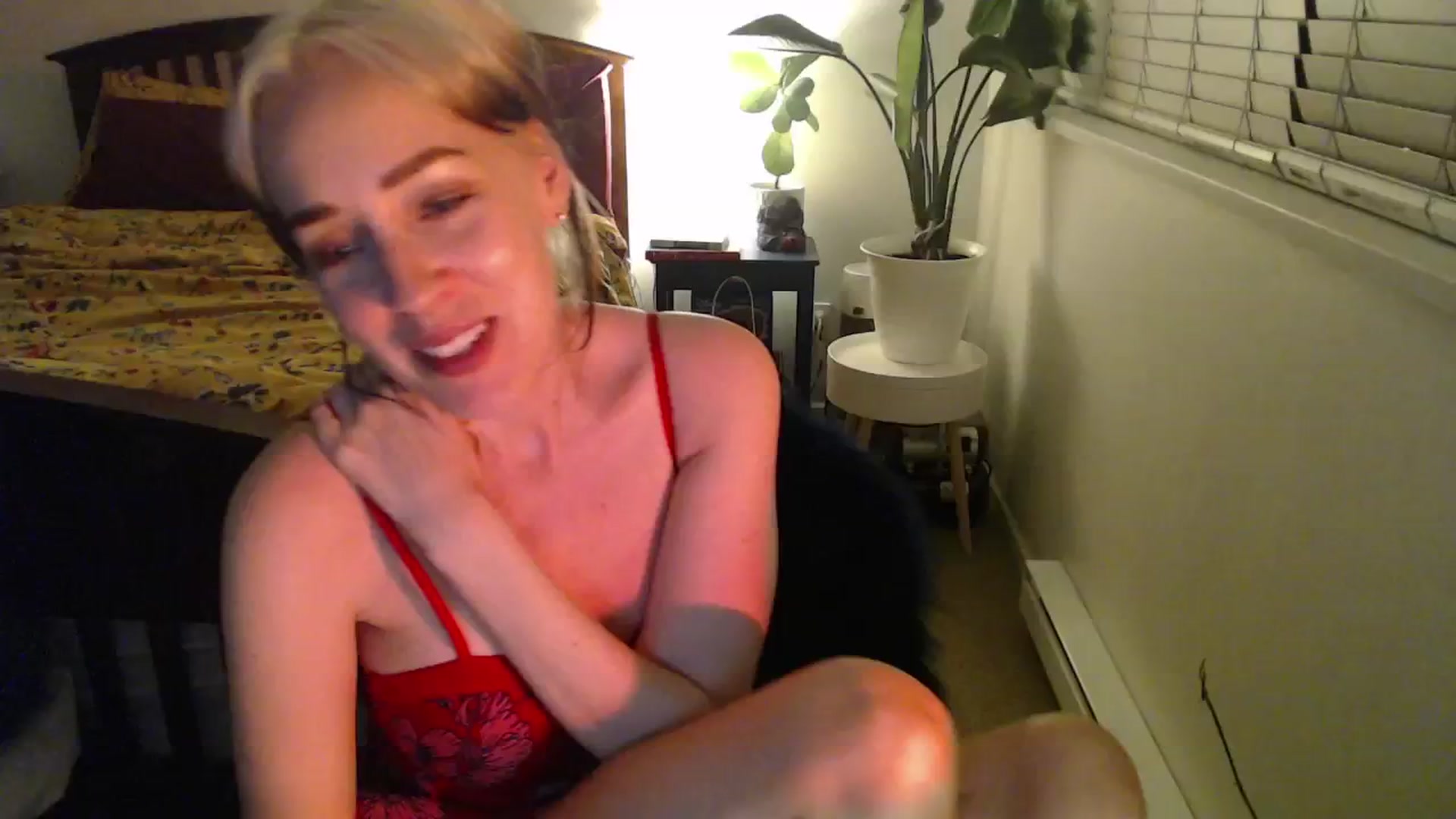 Gallery image thumbnail from NahlaHoney's myfreecams stream on, 10/18/2024, 05:13 image 2 of 20