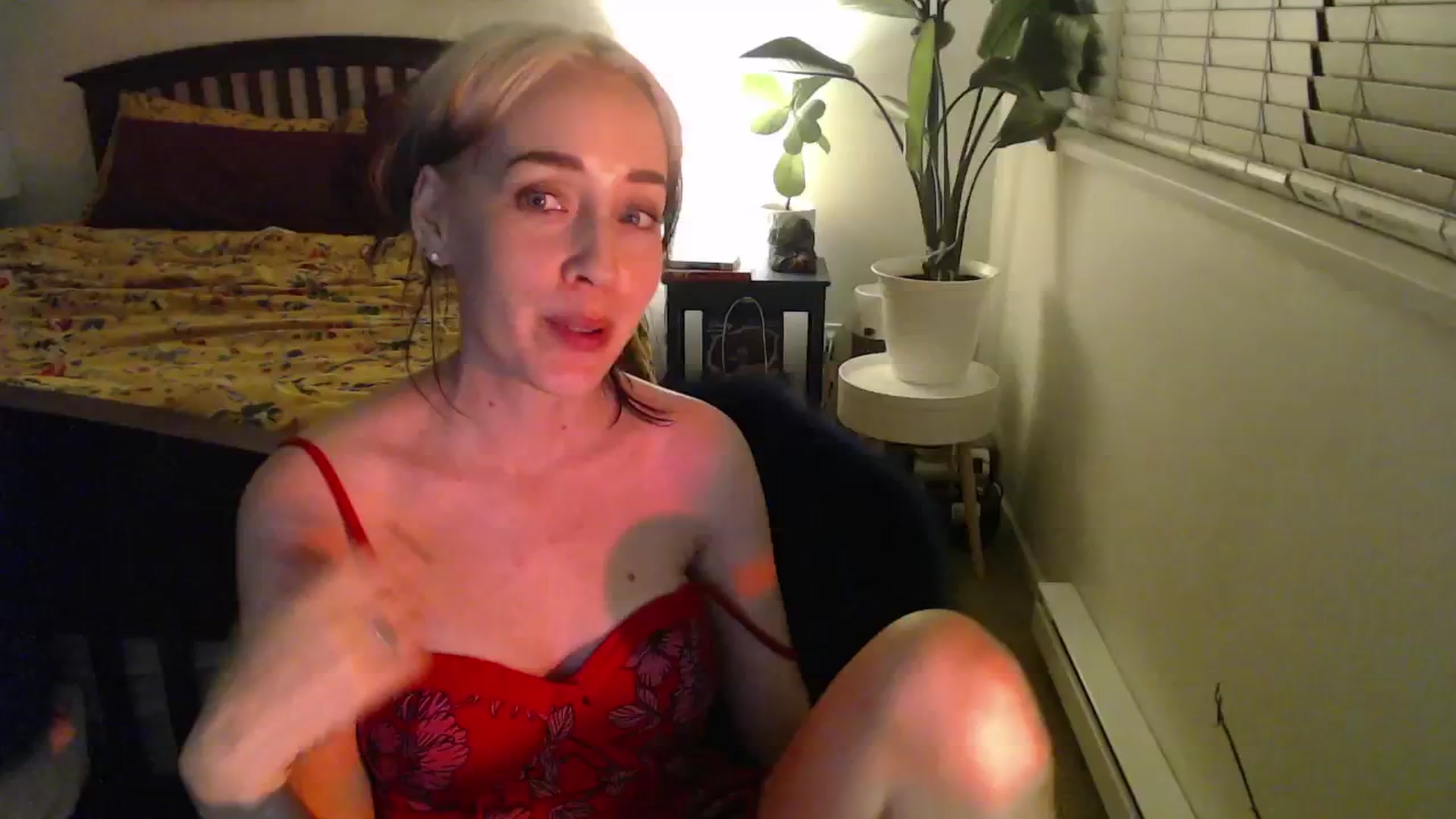 Gallery image thumbnail from NahlaHoney's myfreecams stream on, 10/18/2024, 05:13 image 19 of 20